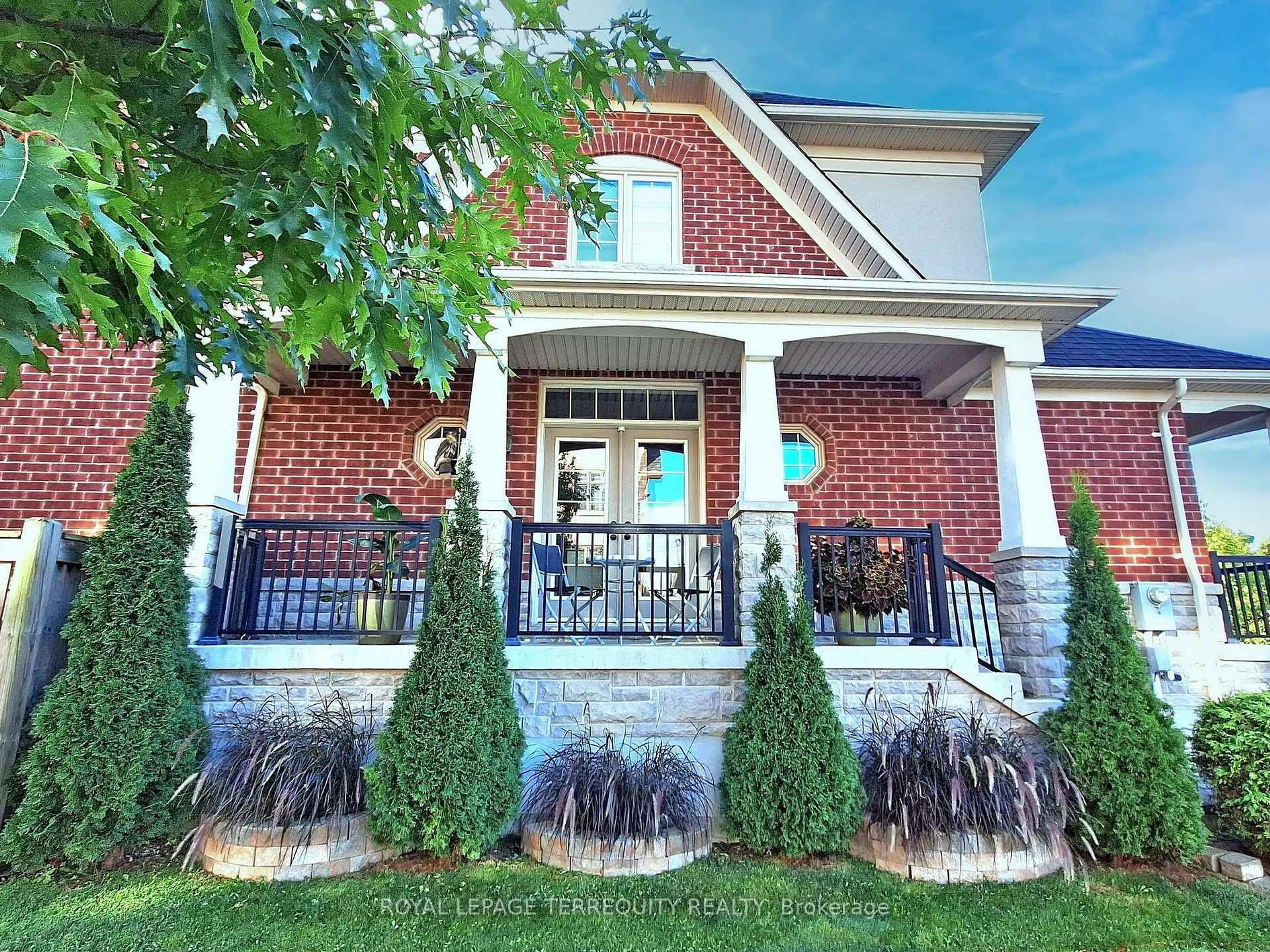 Home with brick exterior material, street for 31 Yorkton Blvd, Markham Ontario L6C 0J9