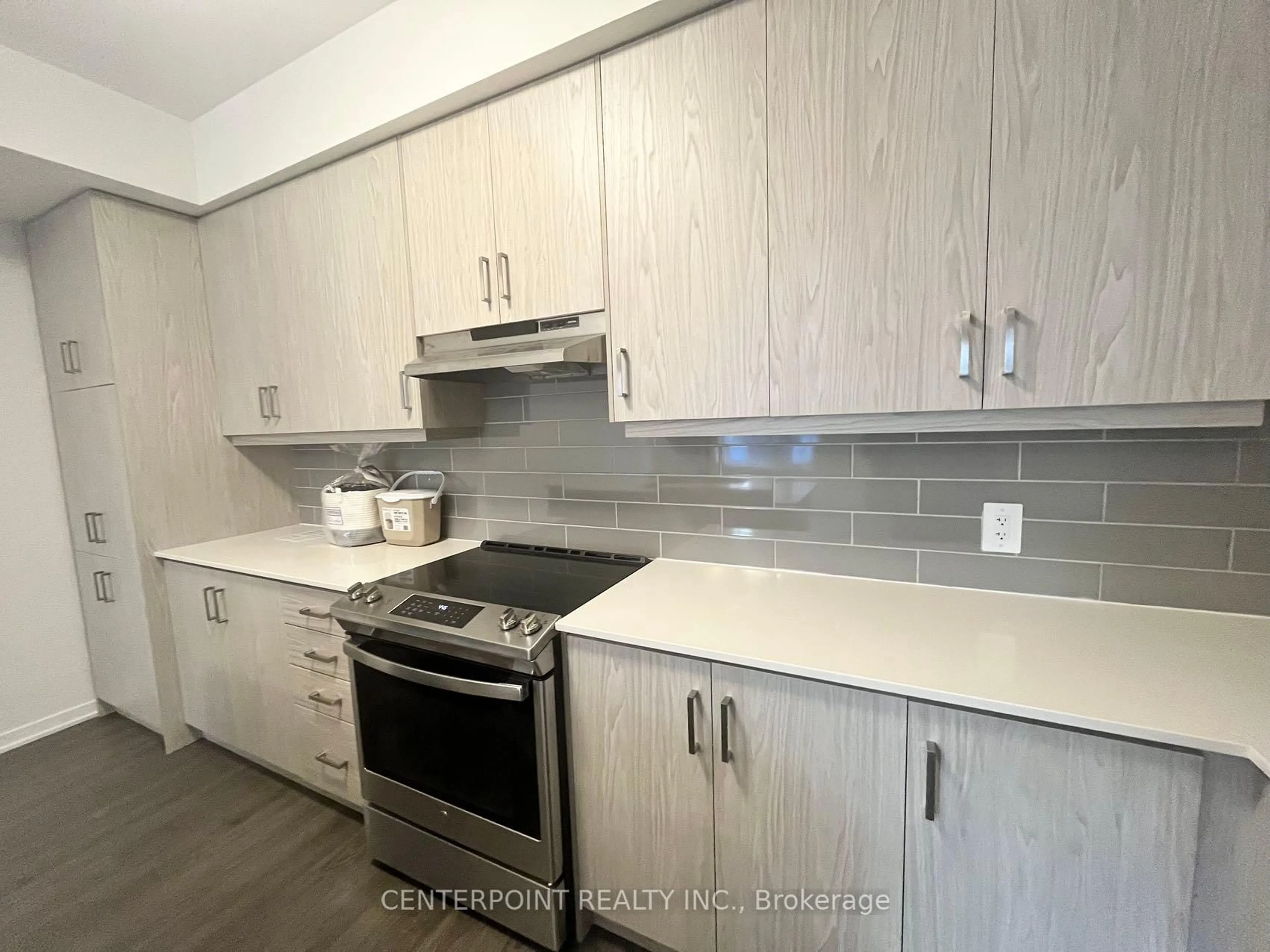 Standard kitchen, unknown for 10 Almond Blosson Mews #TH101, Vaughan Ontario L4K 0N6