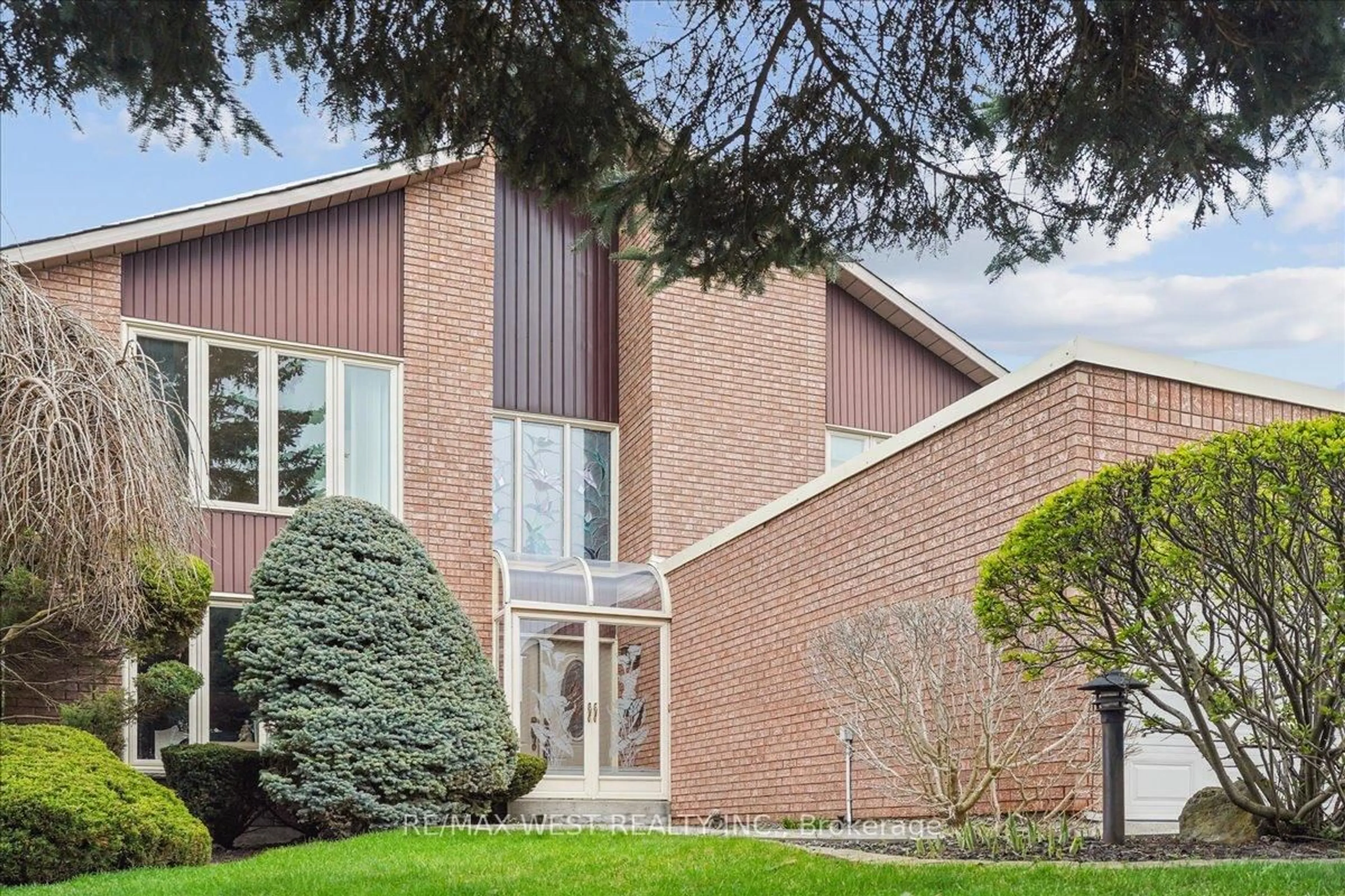 Home with brick exterior material, unknown for 32 Delancey Cres, Markham Ontario L3P 7E2