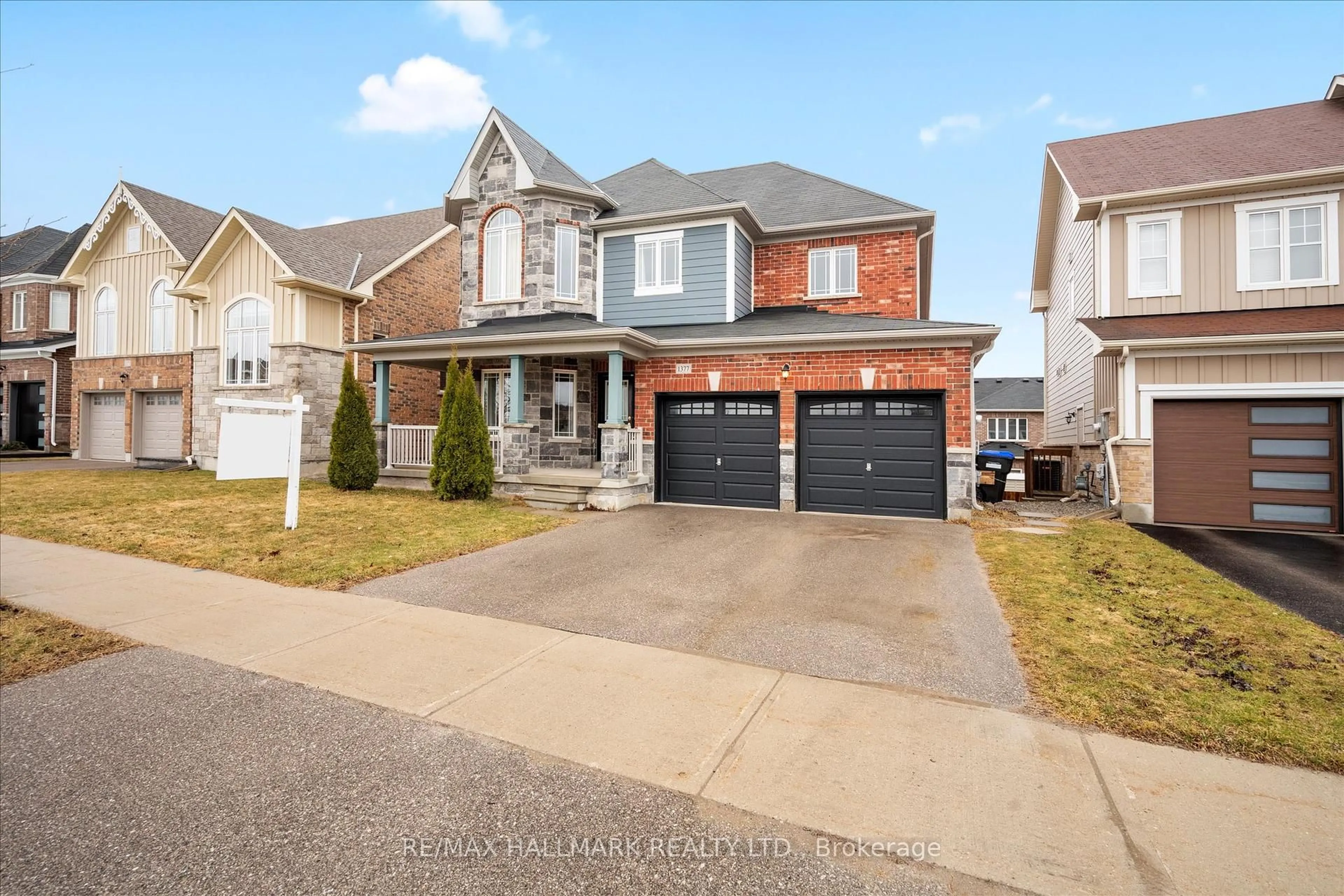 Home with brick exterior material, street for 1377 Lormel Gate, Innisfil Ontario L0L 1W0