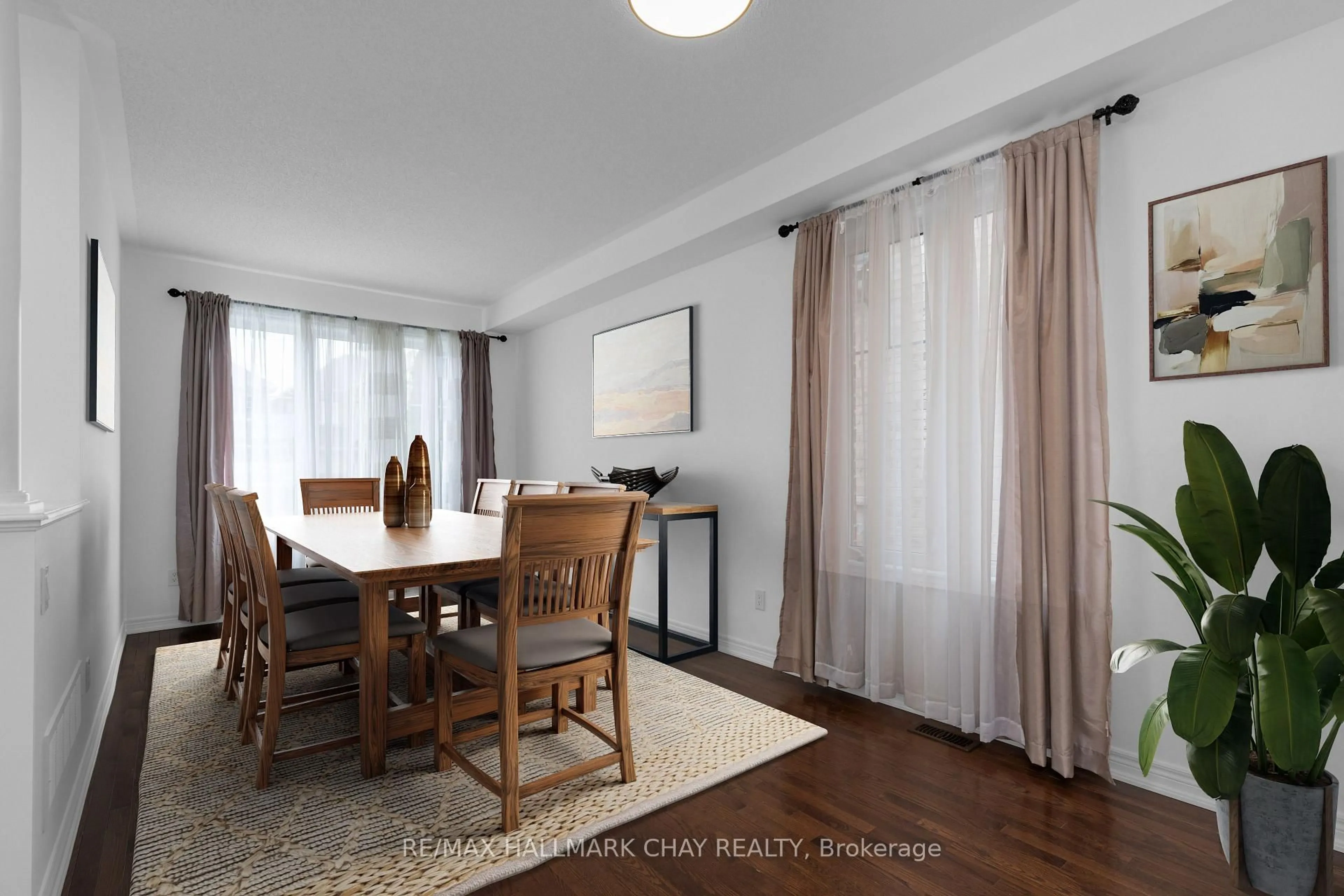 Dining room, wood/laminate floor for 69 pavlova Cres, Richmond Hill Ontario L4E 0V8