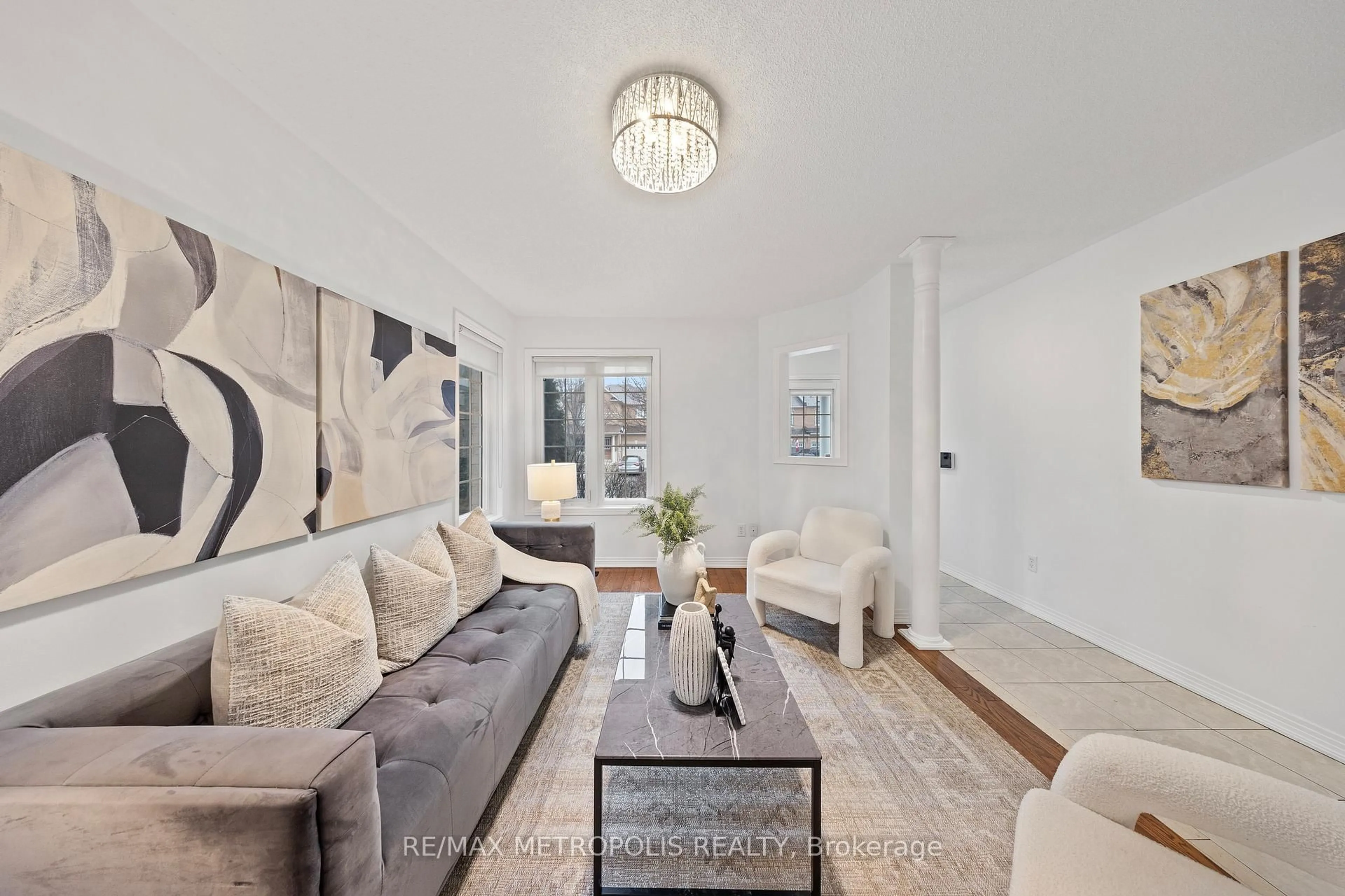Living room with furniture, unknown for 150 Matthew Boyd Cres, Newmarket Ontario L3X 3C6