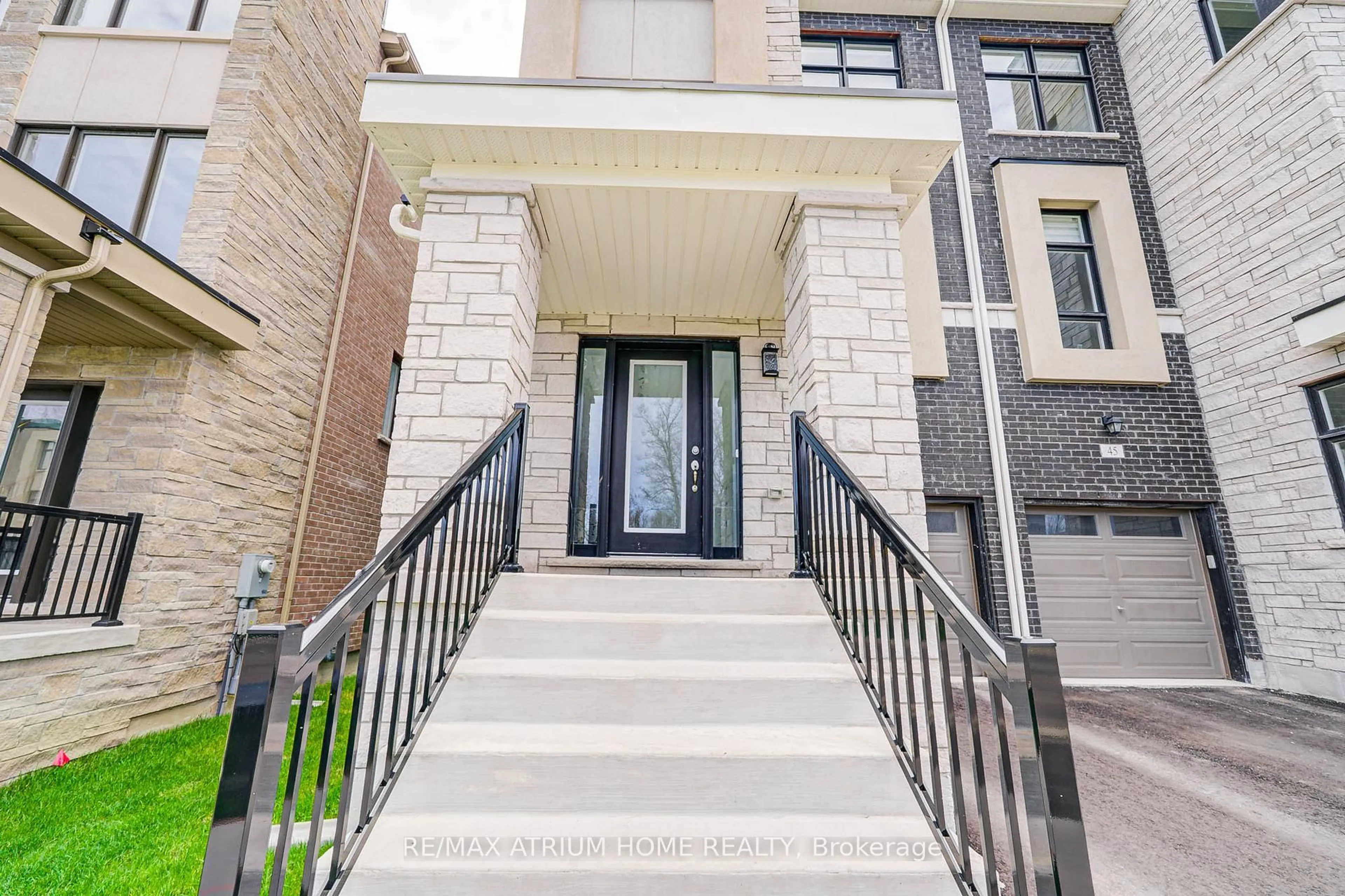 Unknown for 47 Puisaya Dr, Richmond Hill Ontario L4E 1L2