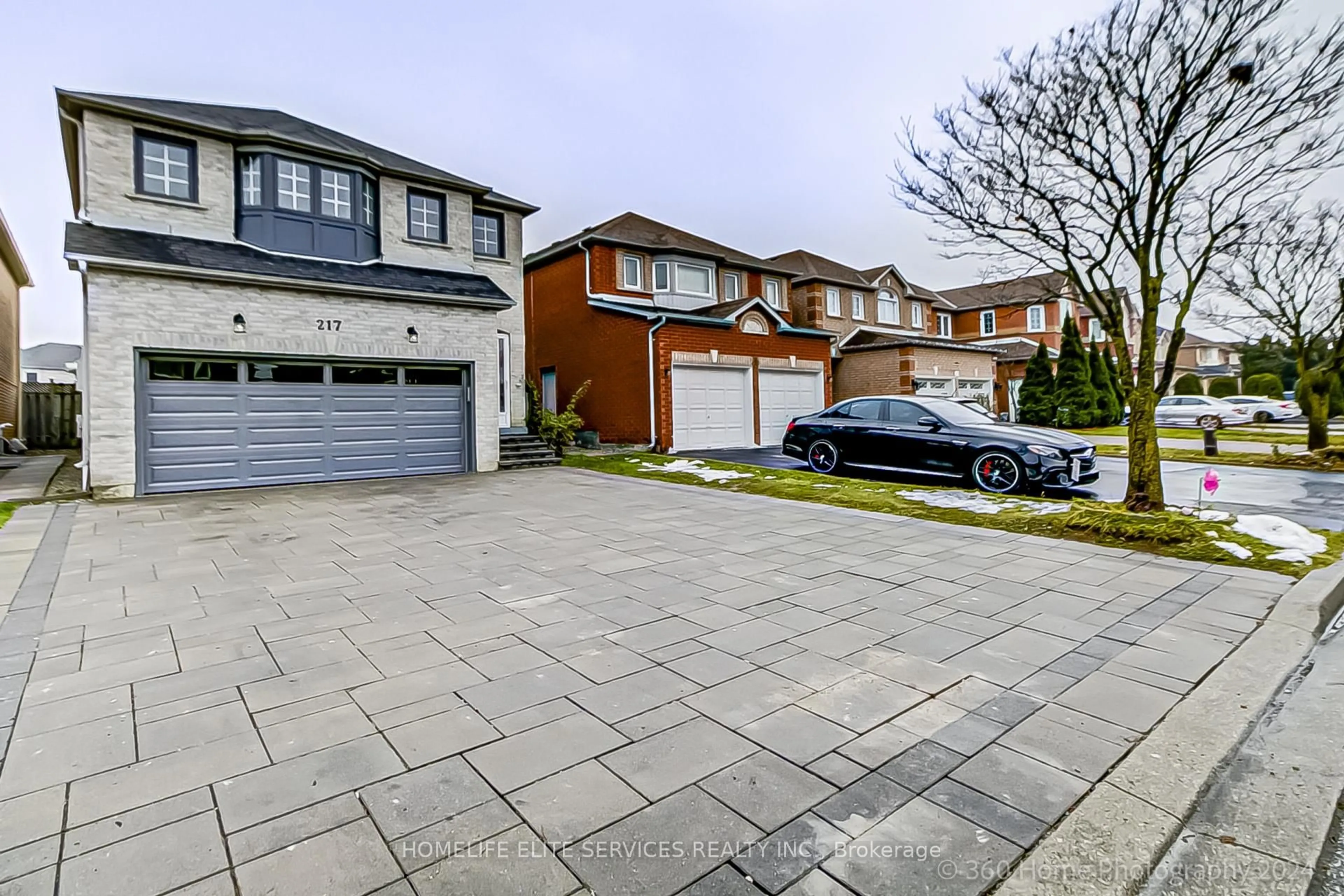 A pic from outside/outdoor area/front of a property/back of a property/a pic from drone, street for 217 Sophia Rd, Markham Ontario L3S 4C5