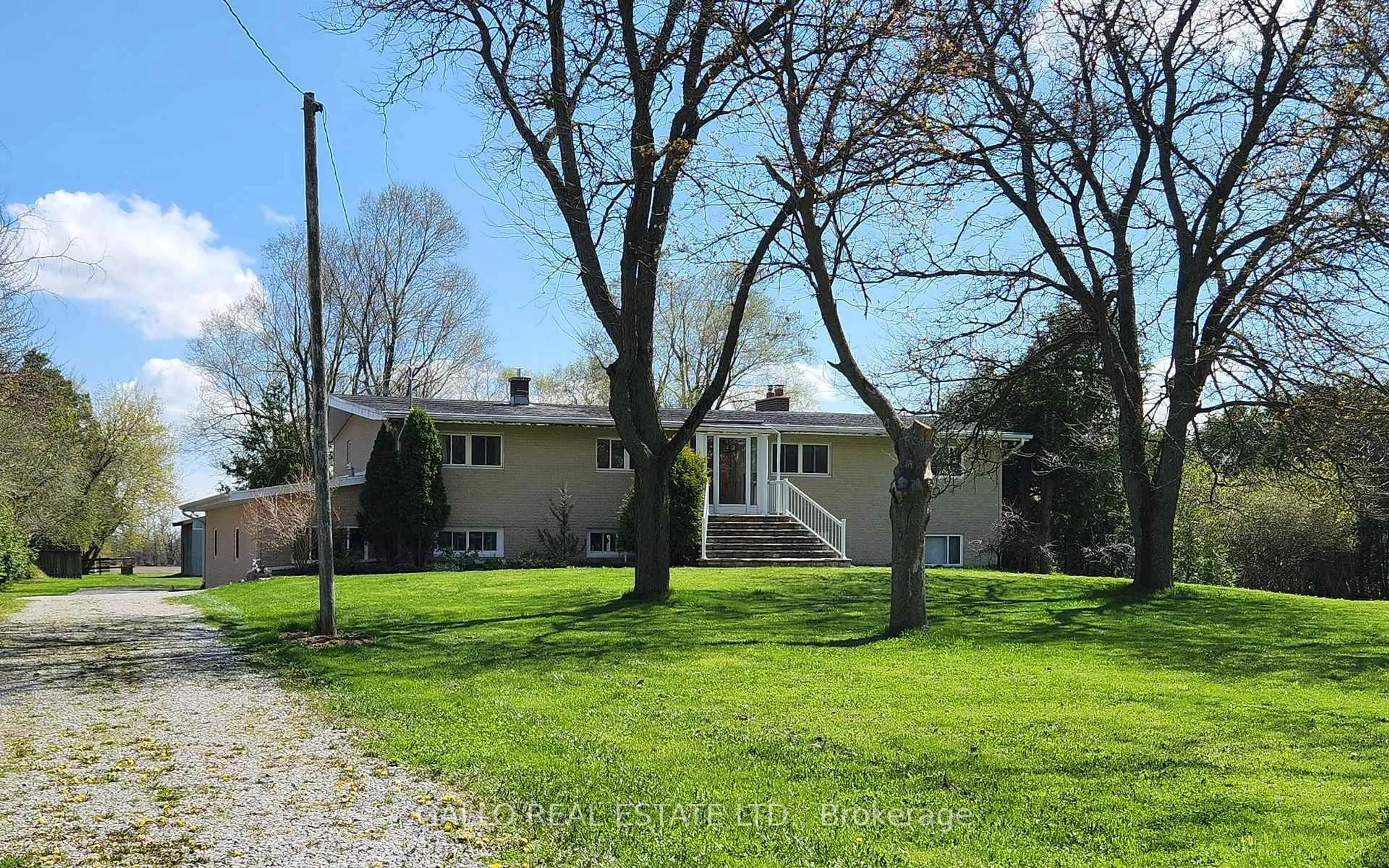 A pic from outside/outdoor area/front of a property/back of a property/a pic from drone, street for 4883 Bethesda Rd, Whitchurch-Stouffville Ontario L4A 3Z9