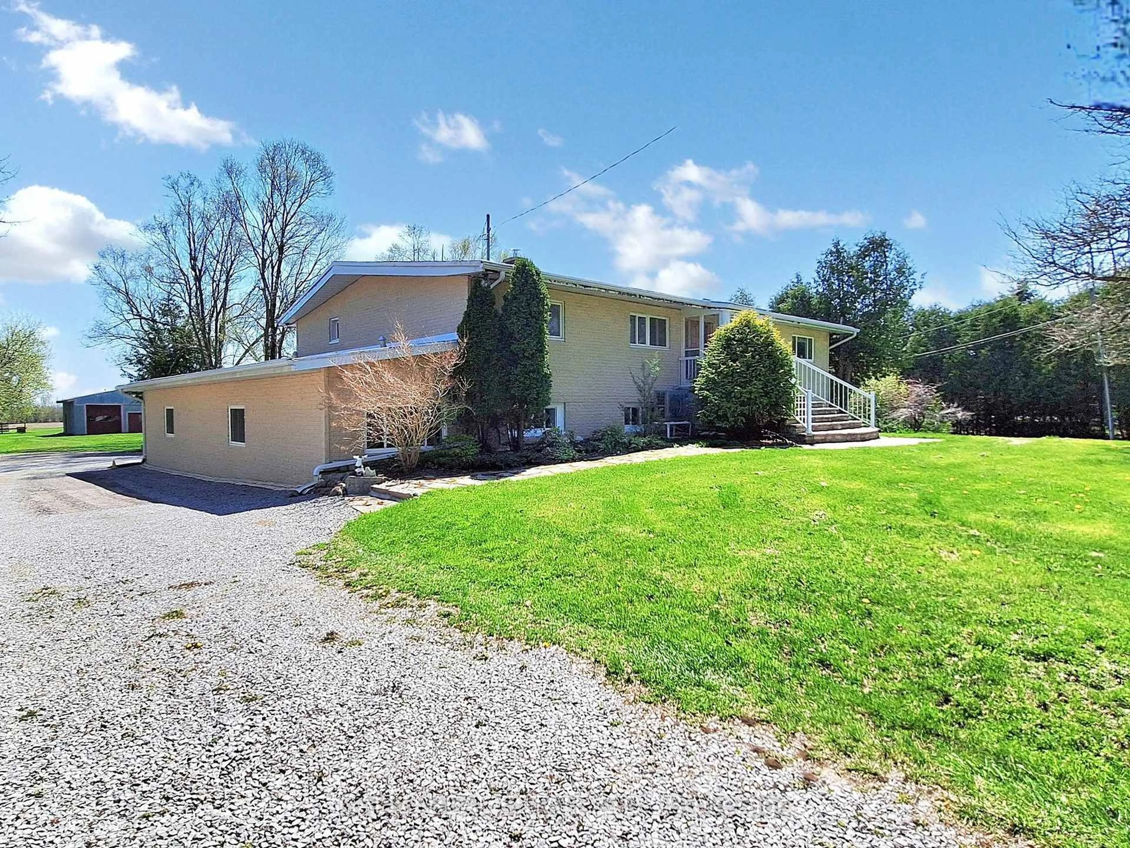 A pic from outside/outdoor area/front of a property/back of a property/a pic from drone, unknown for 4883 Bethesda Rd, Whitchurch-Stouffville Ontario L4A 3Z9