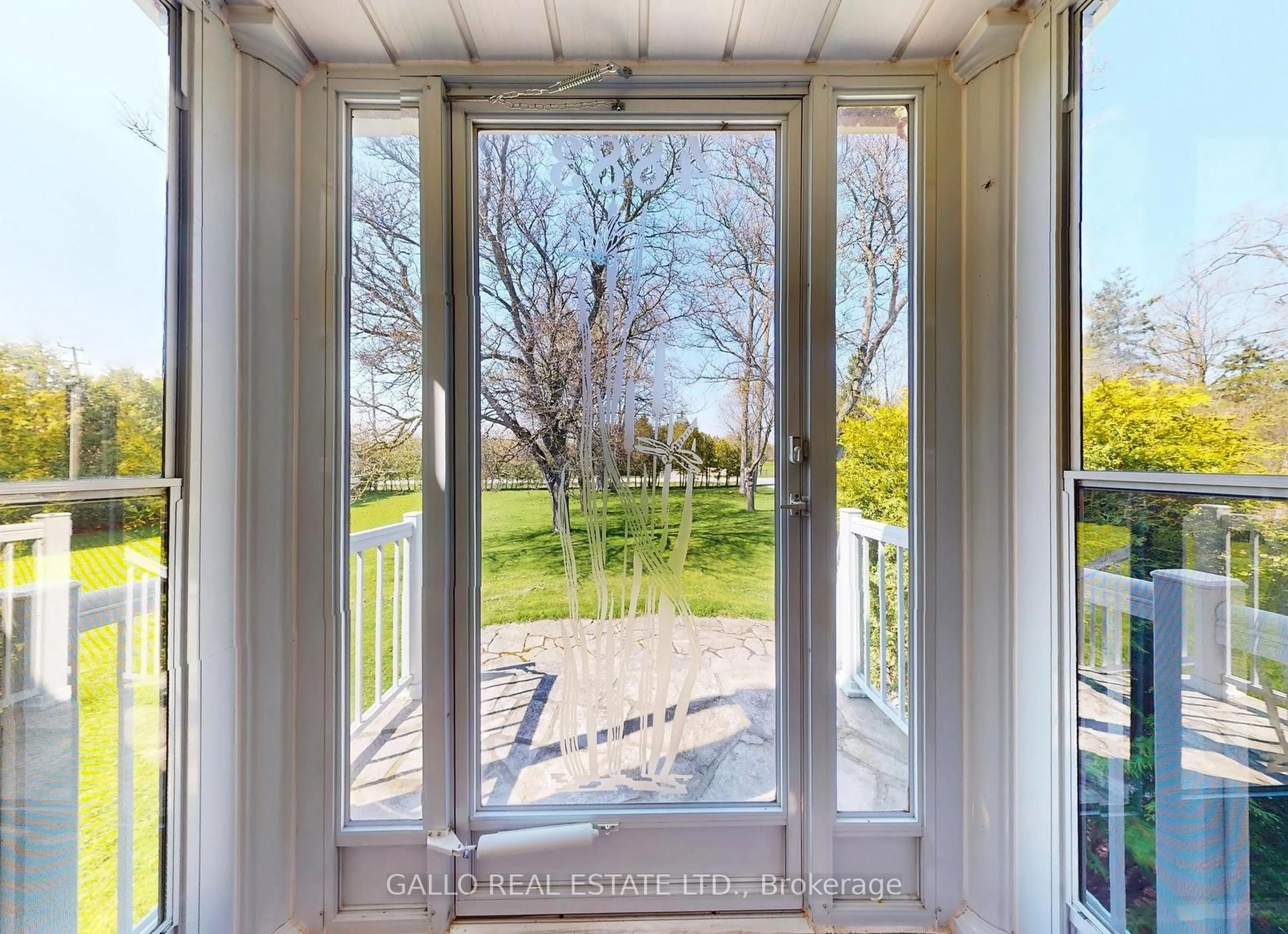 Indoor entryway for 4883 Bethesda Rd, Whitchurch-Stouffville Ontario L4A 3Z9