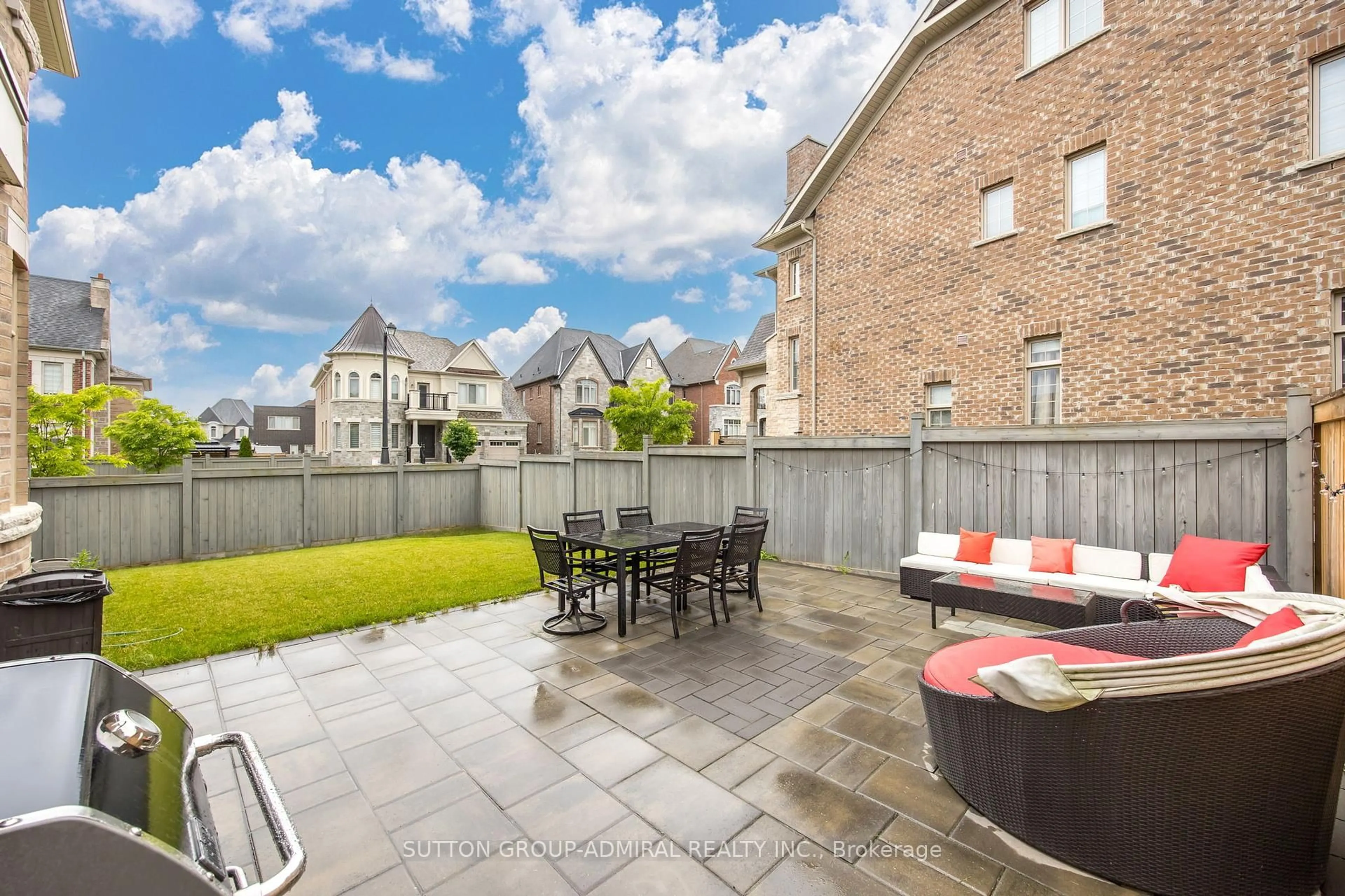 Patio, street for 36 Hurst Ave, Vaughan Ontario L5A 4Y5