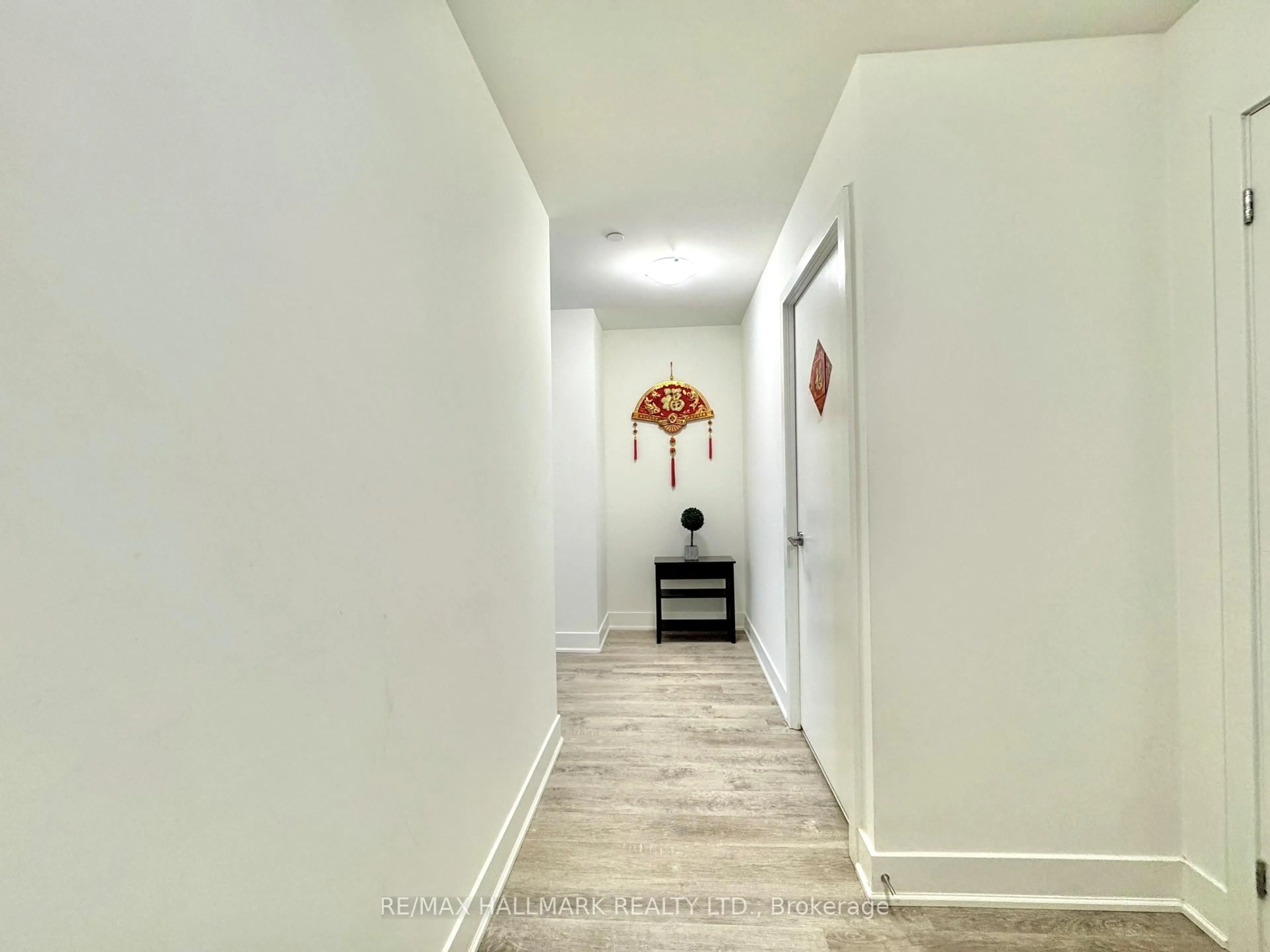 Unknown for 185 Deerfield Rd #1304, Newmarket Ontario L3Y 0G7