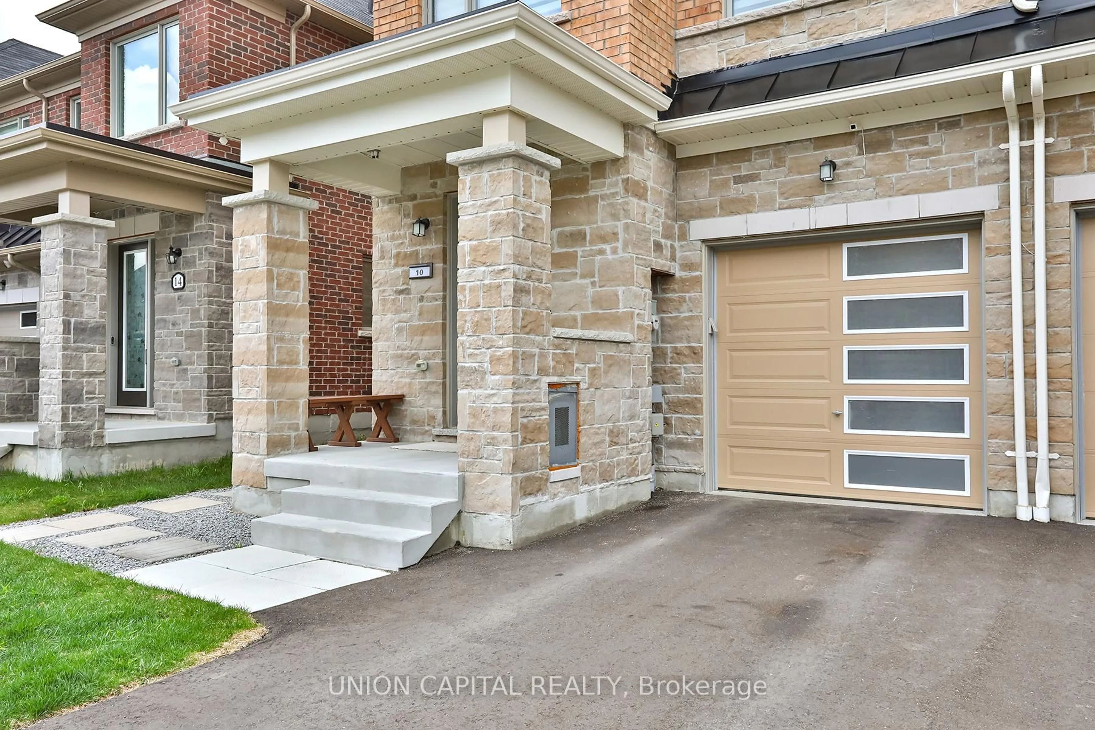 Home with brick exterior material, street for 10 Flower Garden Tr, Whitchurch-Stouffville Ontario L4A 4V4