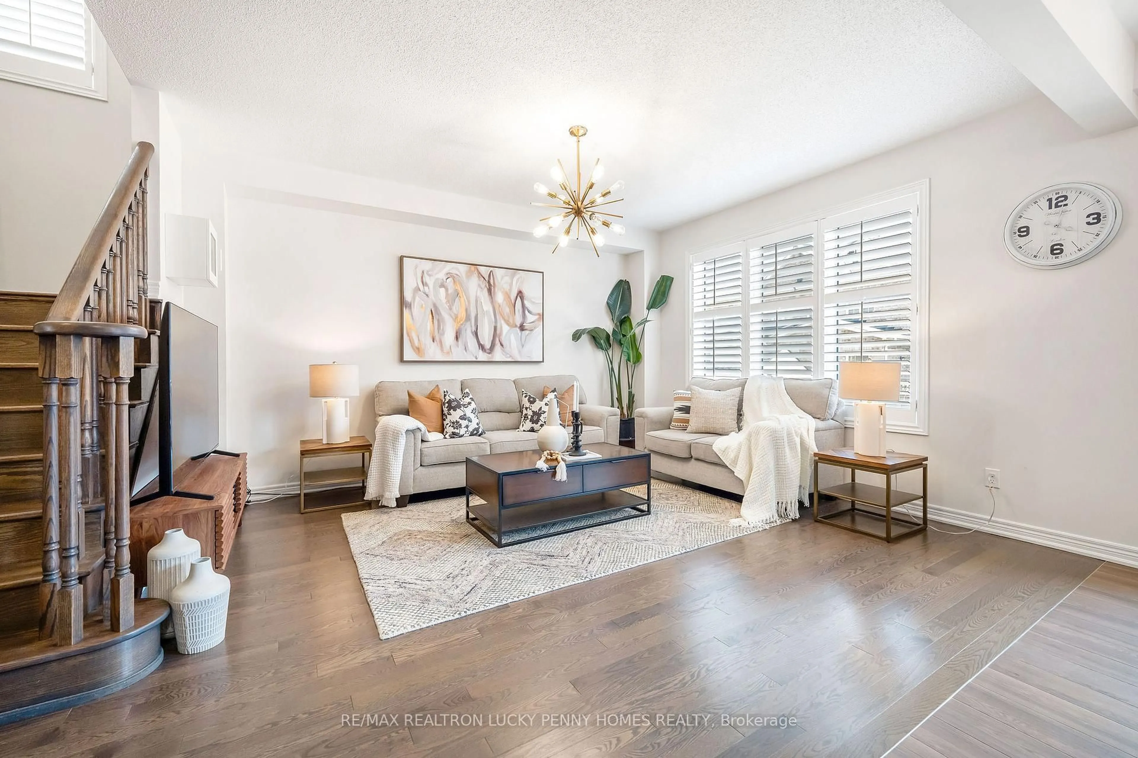 Living room with furniture, unknown for 19 Wermoth Crt, Markham Ontario L6E 0S6