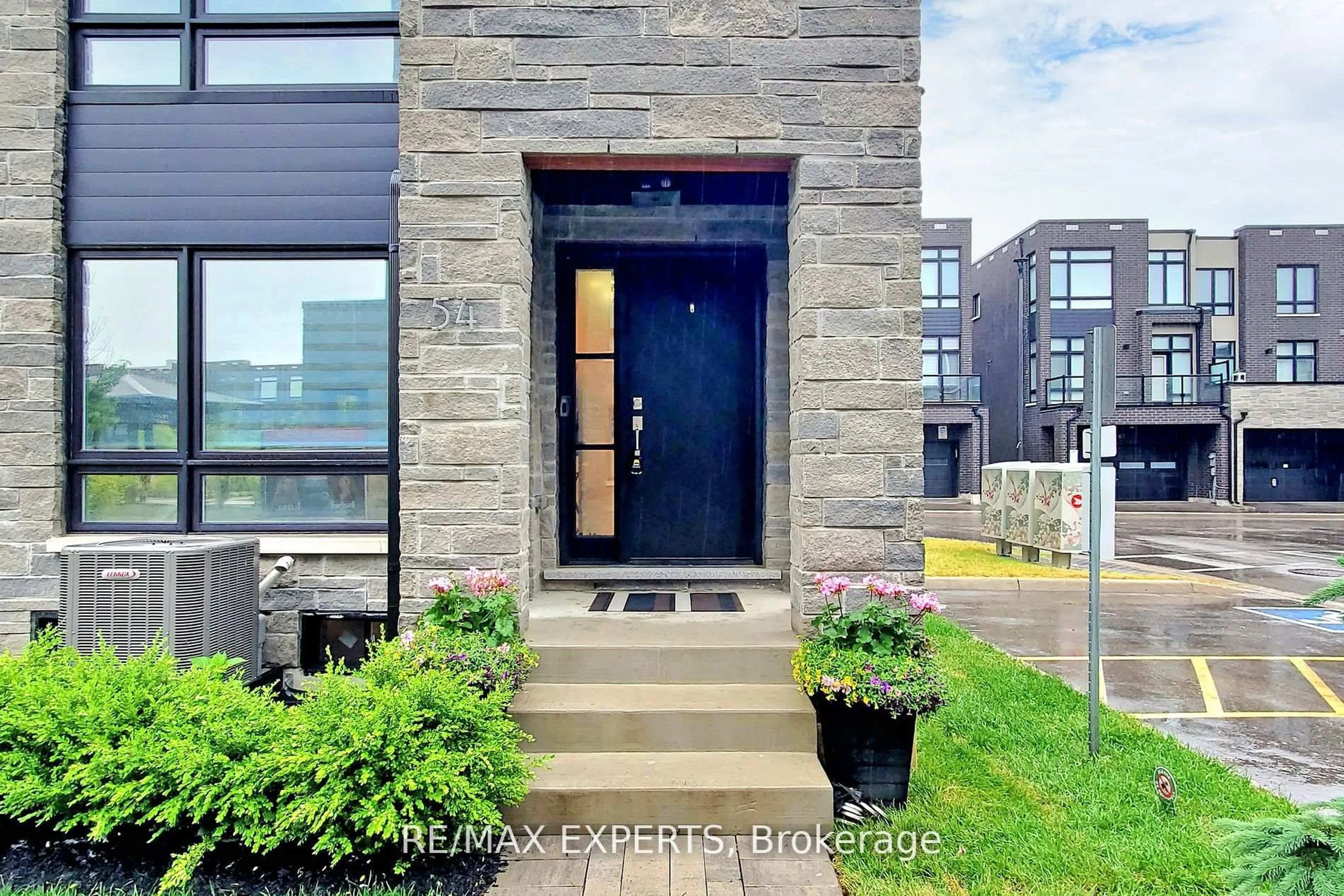 Indoor entryway for 54 Carpaccio Ave, Vaughan Ontario L4H 4R5