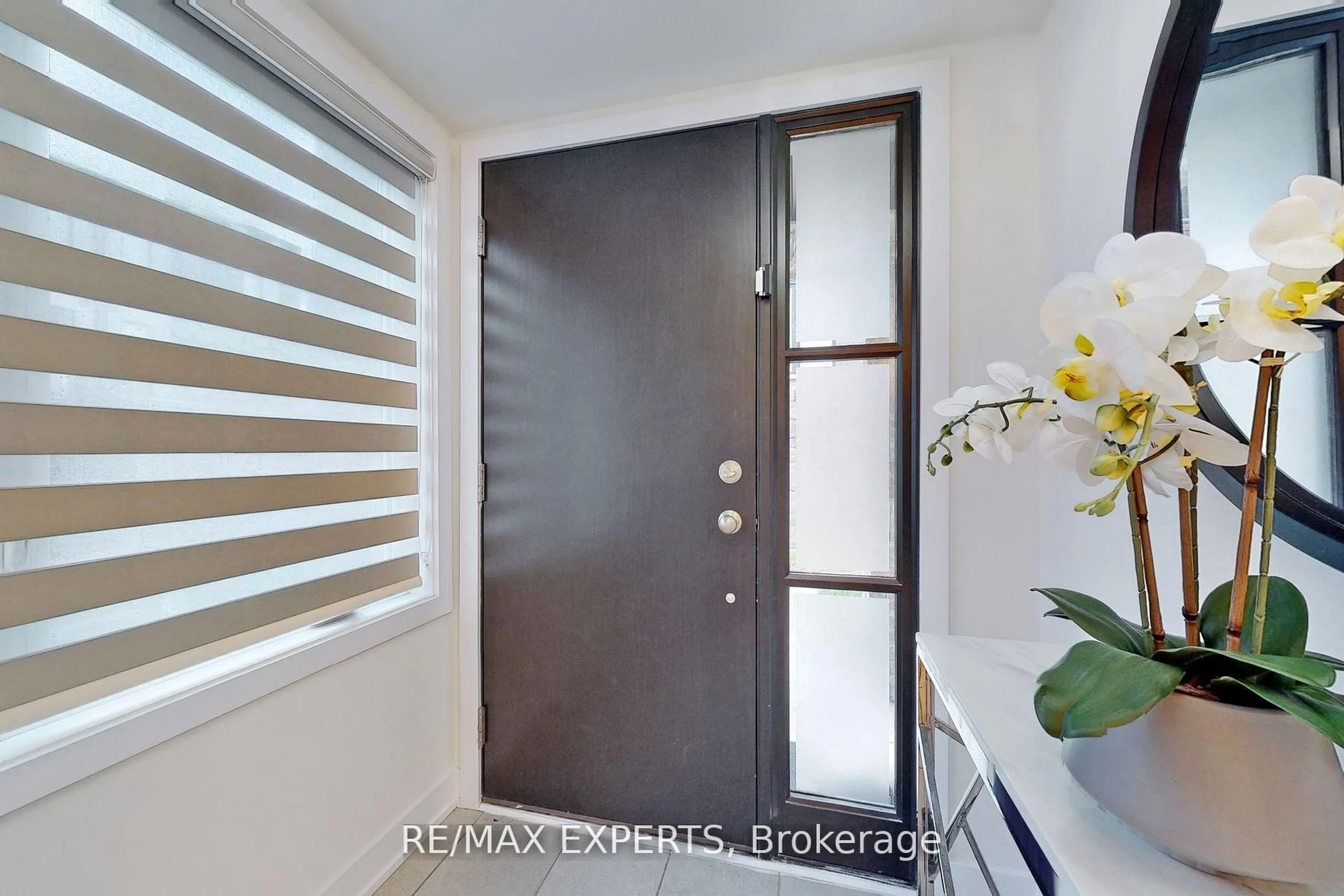 Indoor entryway for 54 Carpaccio Ave, Vaughan Ontario L4H 4R5