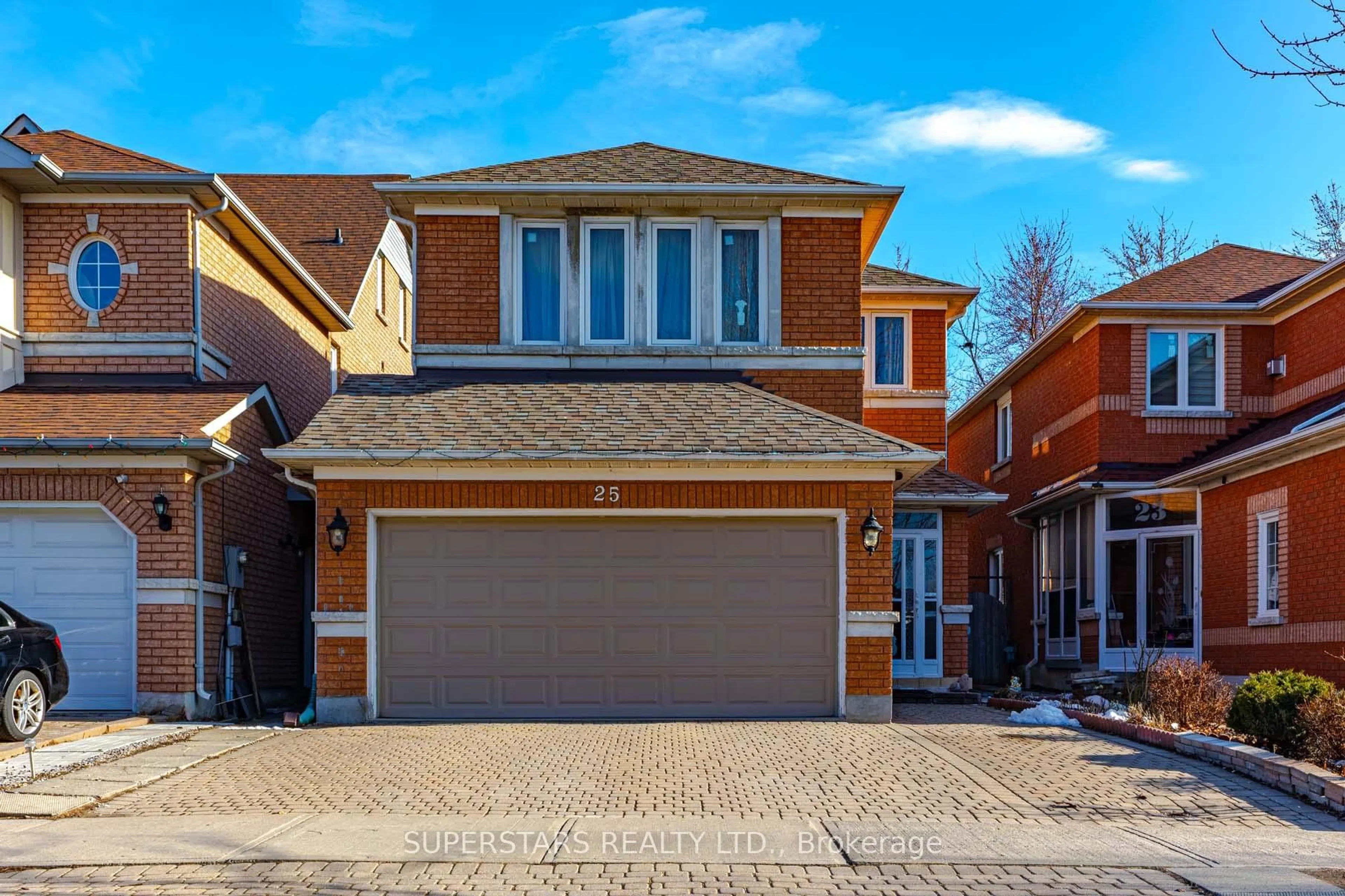 Home with brick exterior material, street for 25 Eastpine Dr, Markham Ontario L3R 4Z2
