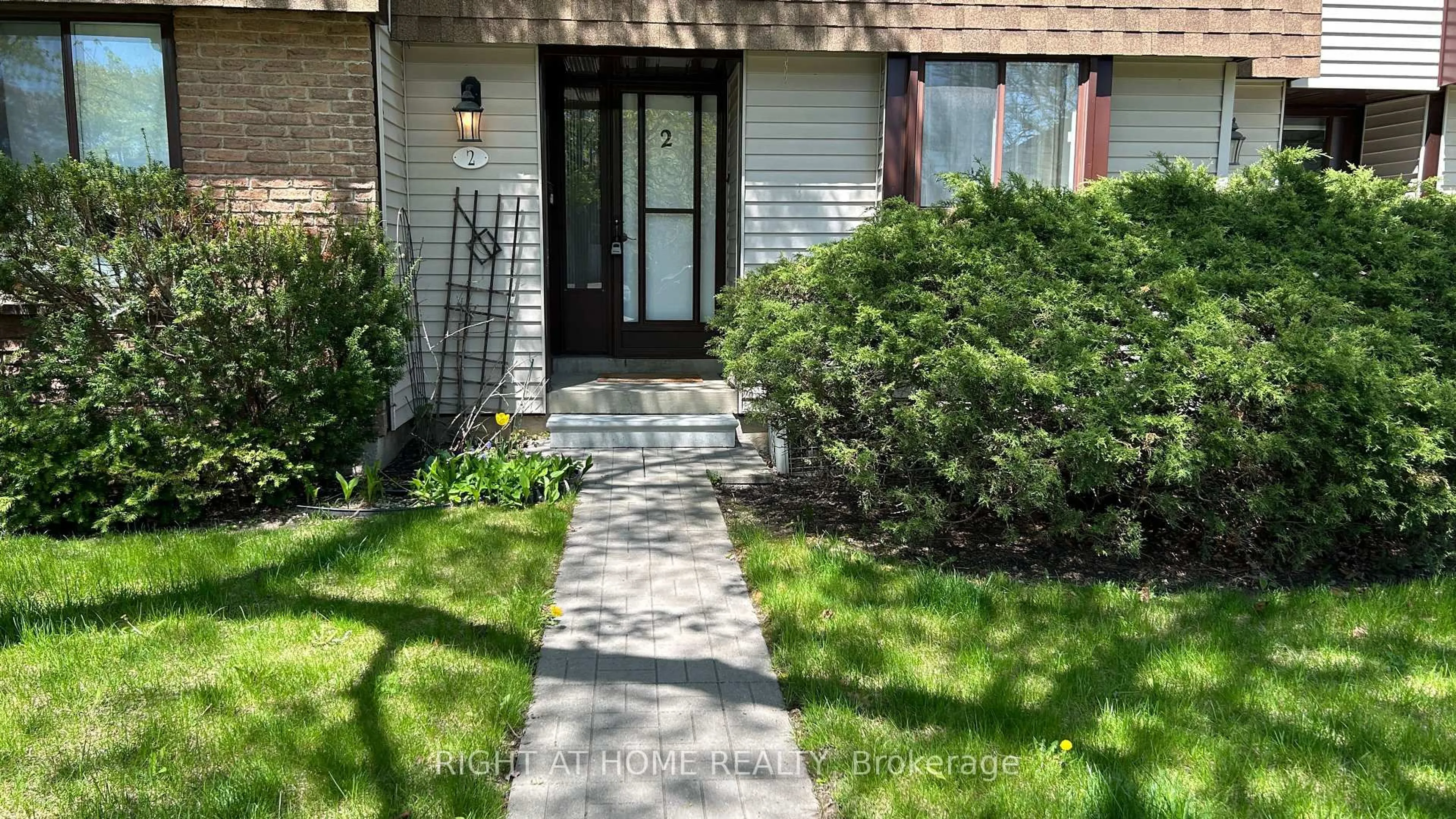 Unknown for 189 Springhead Gdns #2, Richmond Hill Ontario L4C 5C7