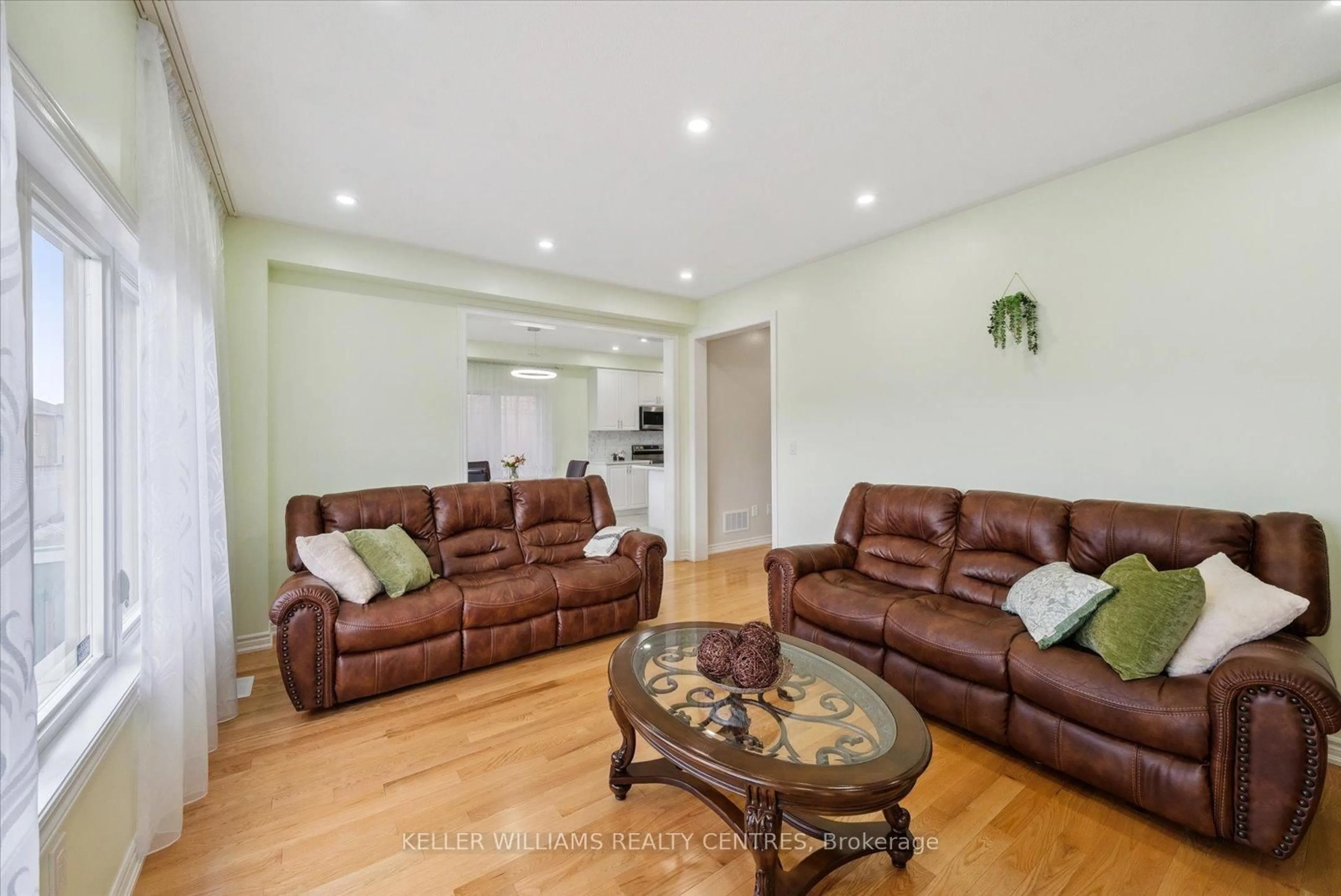 Living room with furniture, unknown for 26 Pietrowski Dr, Georgina Ontario L4P 1J5