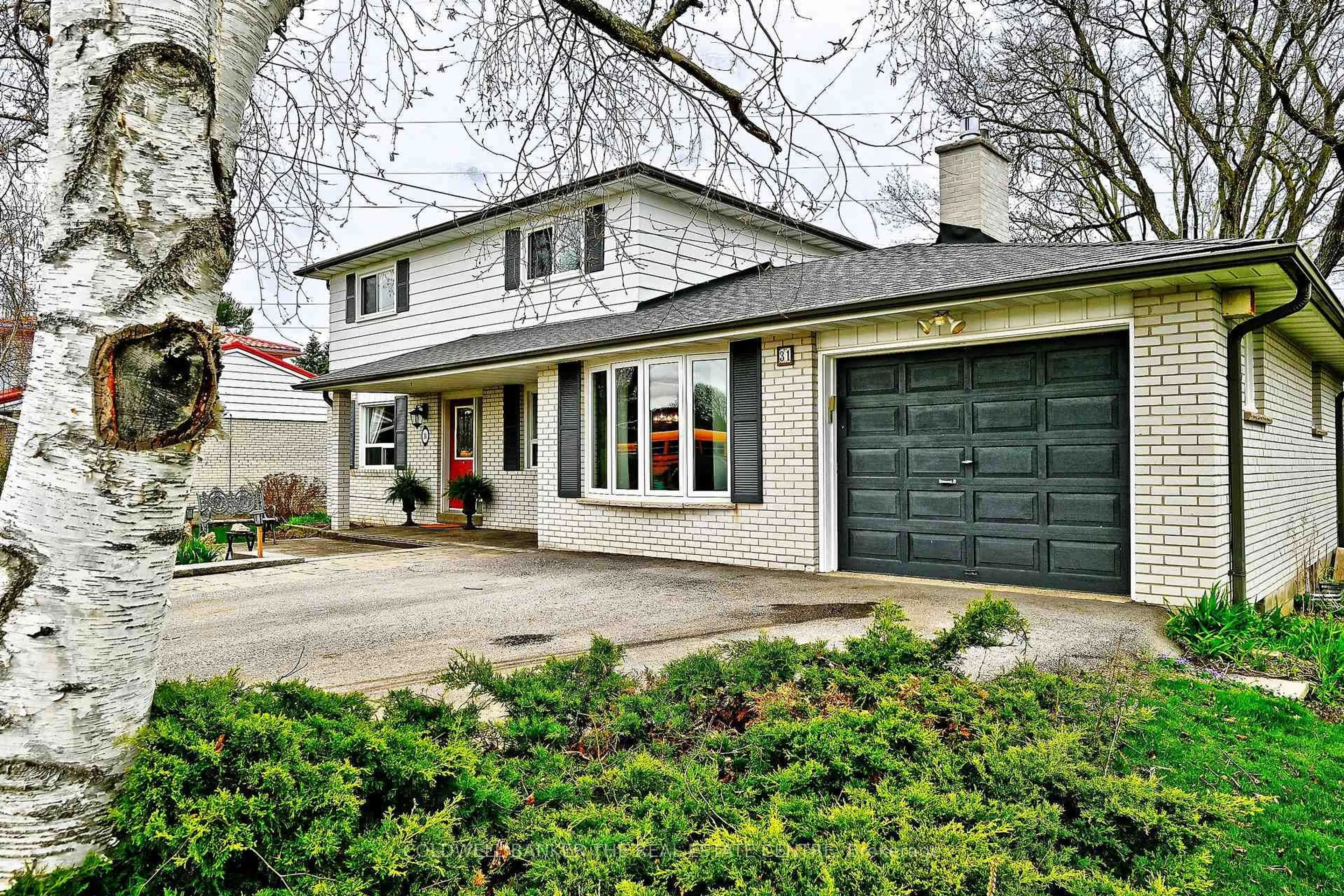 Home with brick exterior material, street for 31 Sunrise St, East Gwillimbury Ontario L9N 1H5
