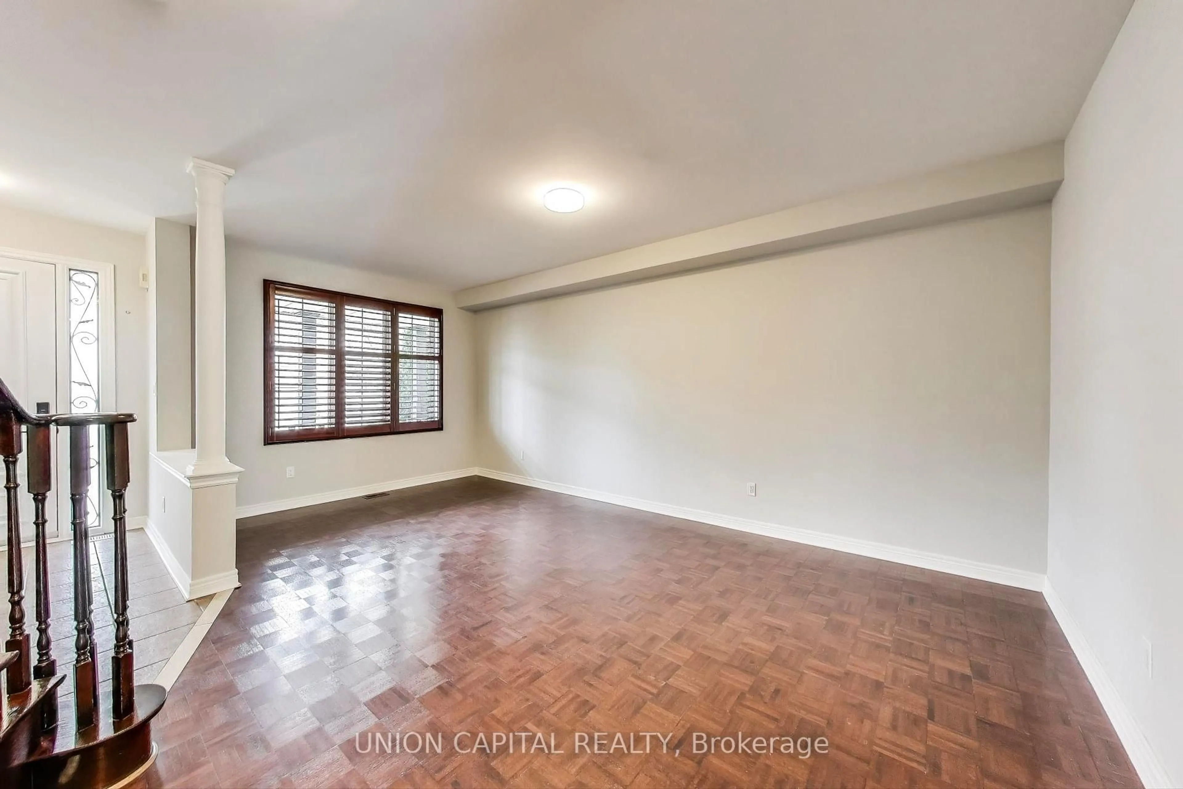 A pic of a room for 5 Robins Nest Dr, Vaughan Ontario L4H 3B1