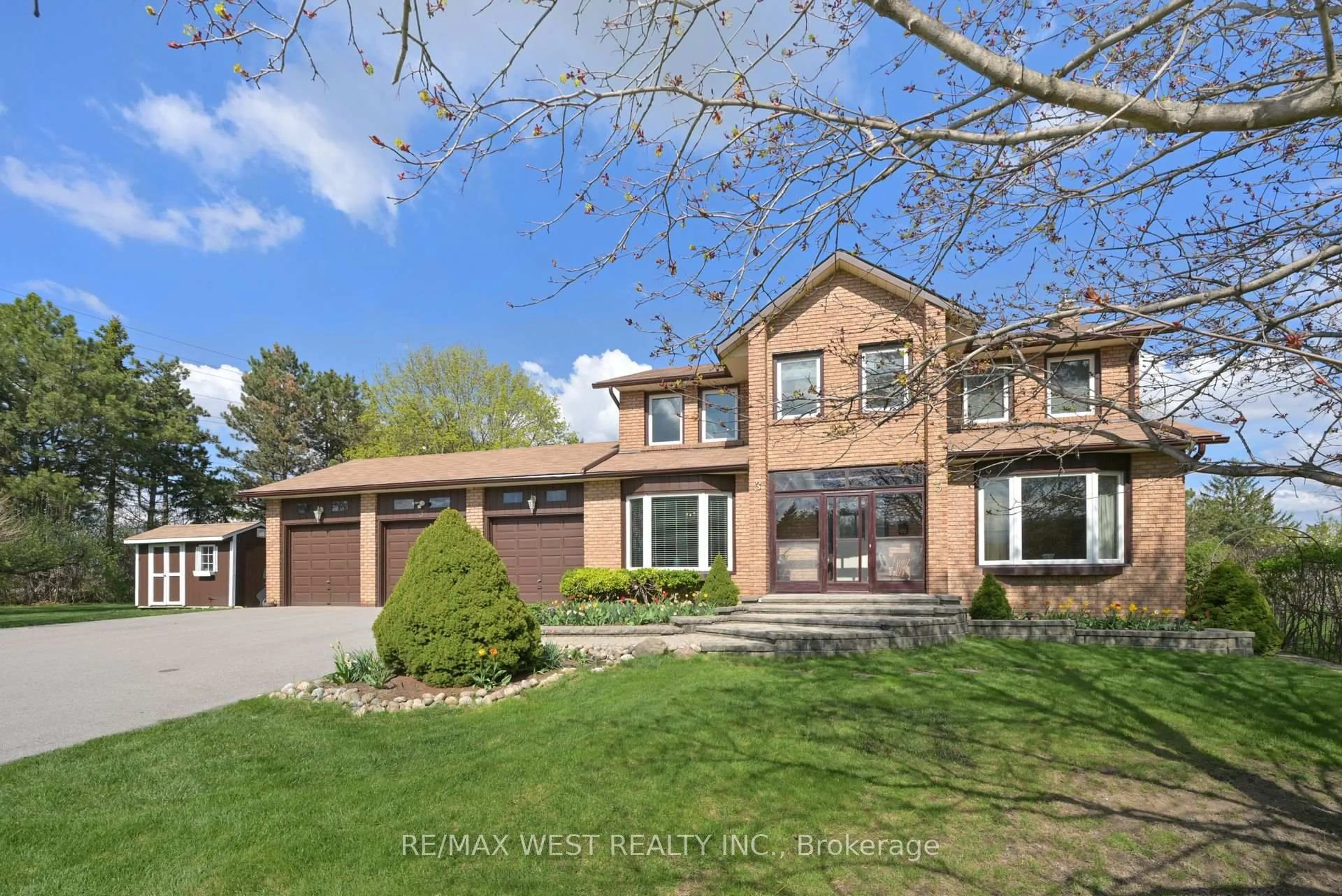 Home with brick exterior material, street for 3 Henry Gate, King Ontario L0G 1N0