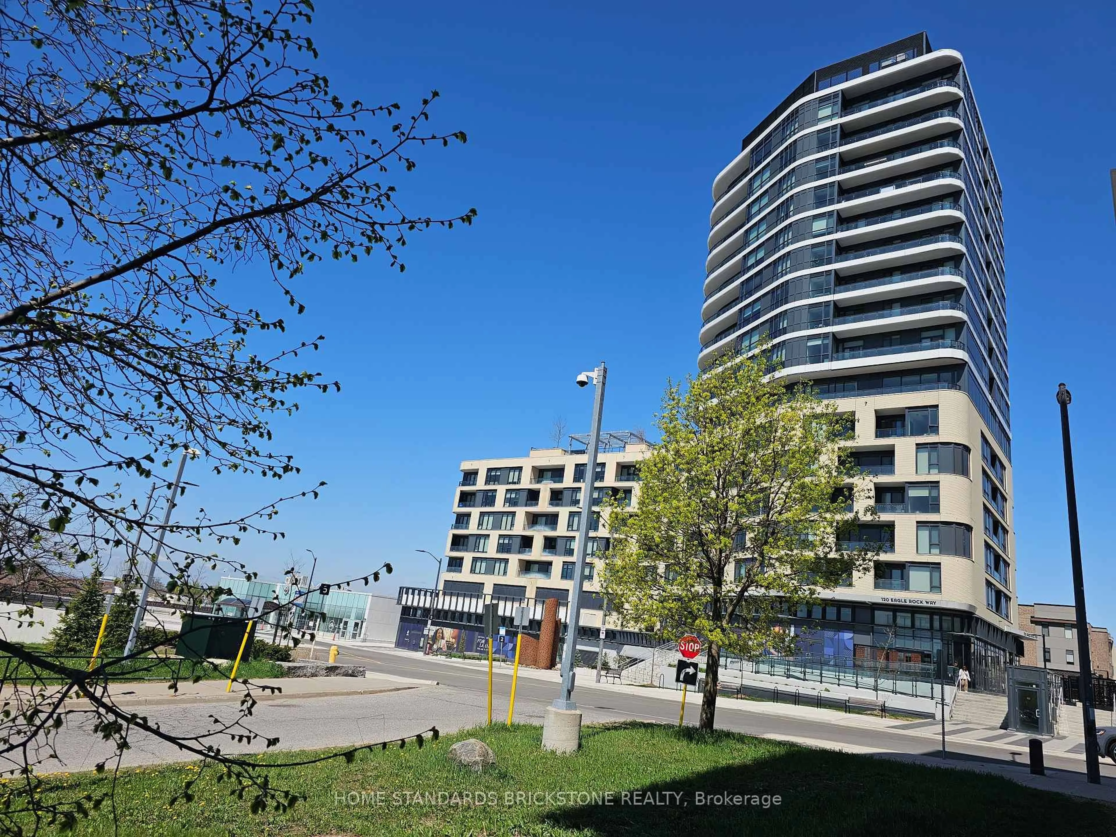 A pic from outside/outdoor area/front of a property/back of a property/a pic from drone, street for 120 Eagle Rock Way #608, Vaughan Ontario L6A 5C2
