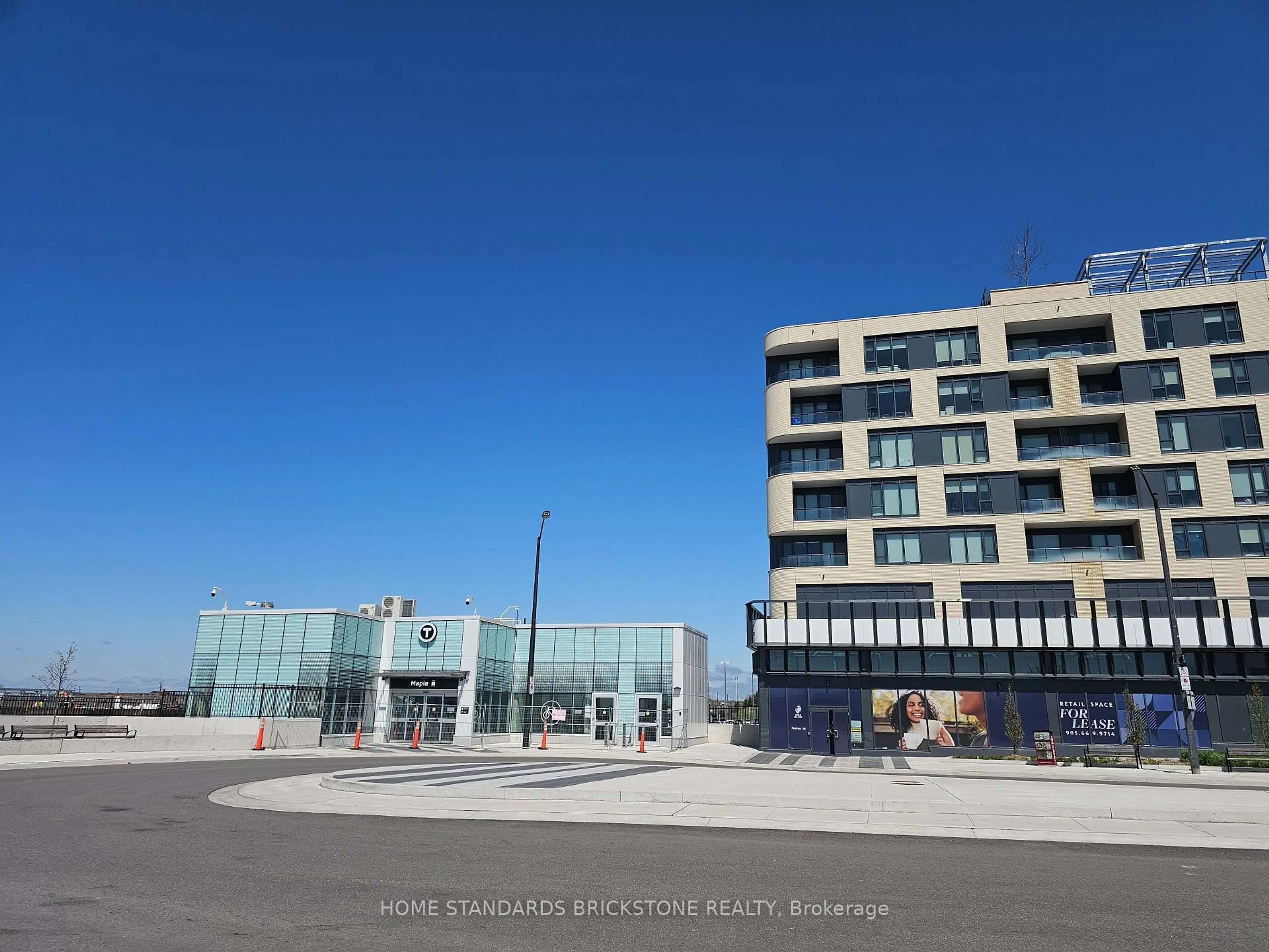 A pic from outside/outdoor area/front of a property/back of a property/a pic from drone, building for 120 Eagle Rock Way #608, Vaughan Ontario L6A 5C2