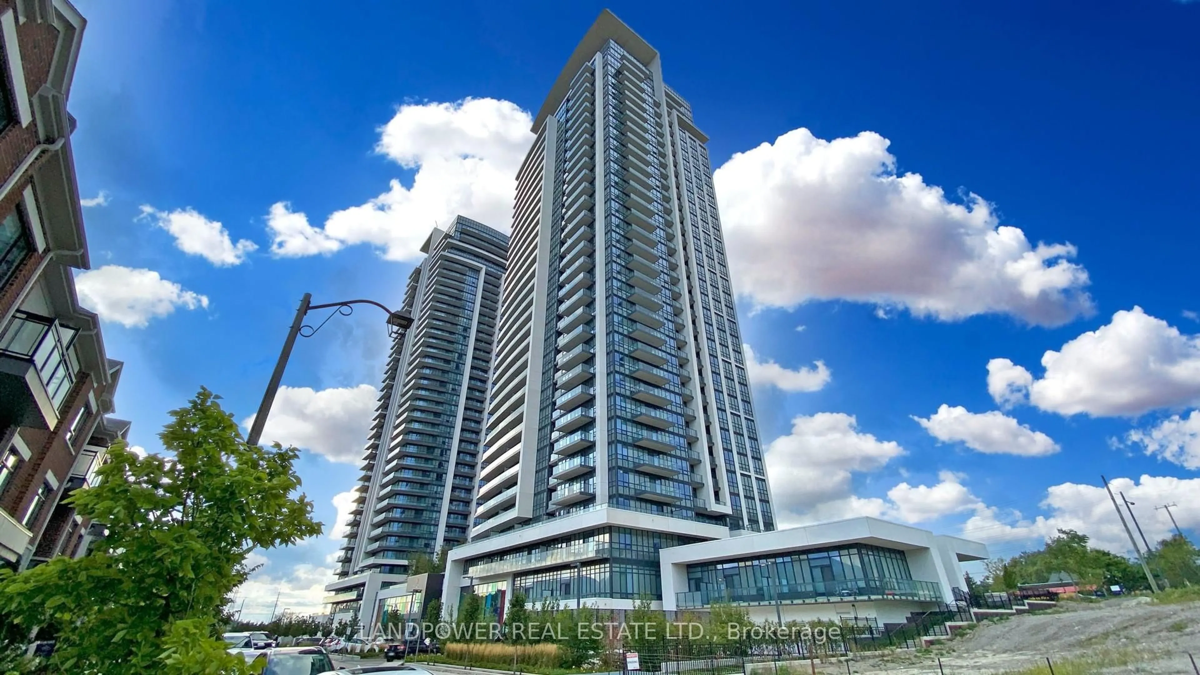 Indoor foyer for 12 Gandhi Lane #2106, Markham Ontario L3T 0G8