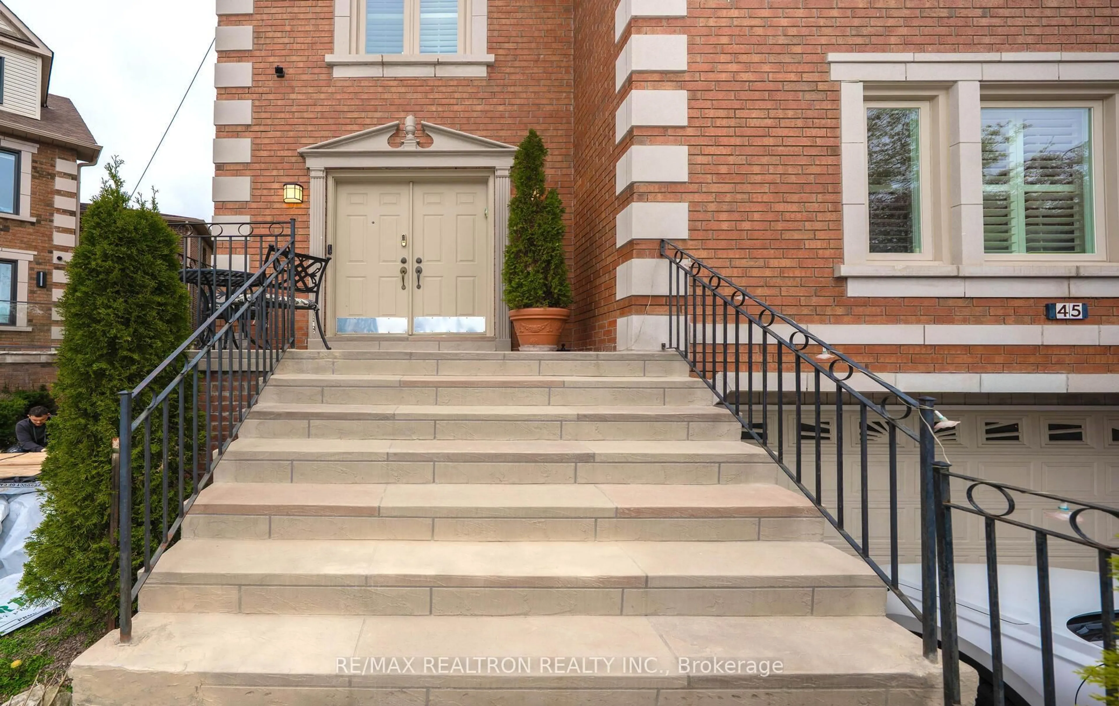 Stairs for 45 Michael Crt, Vaughan Ontario L4J 8E9