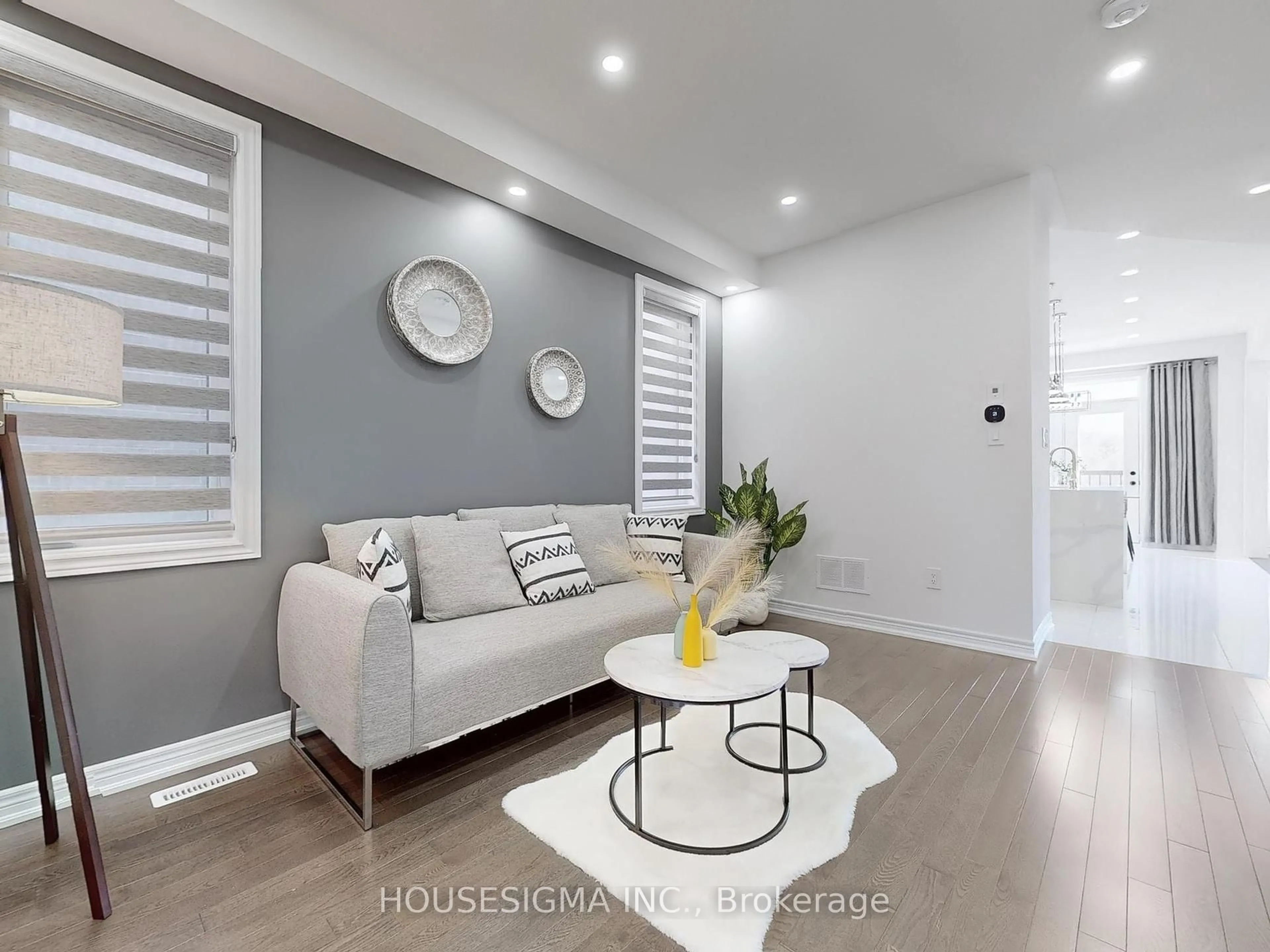 Living room with furniture, wood/laminate floor for 160 Boundary Blvd, Whitchurch-Stouffville Ontario L4A 4W3