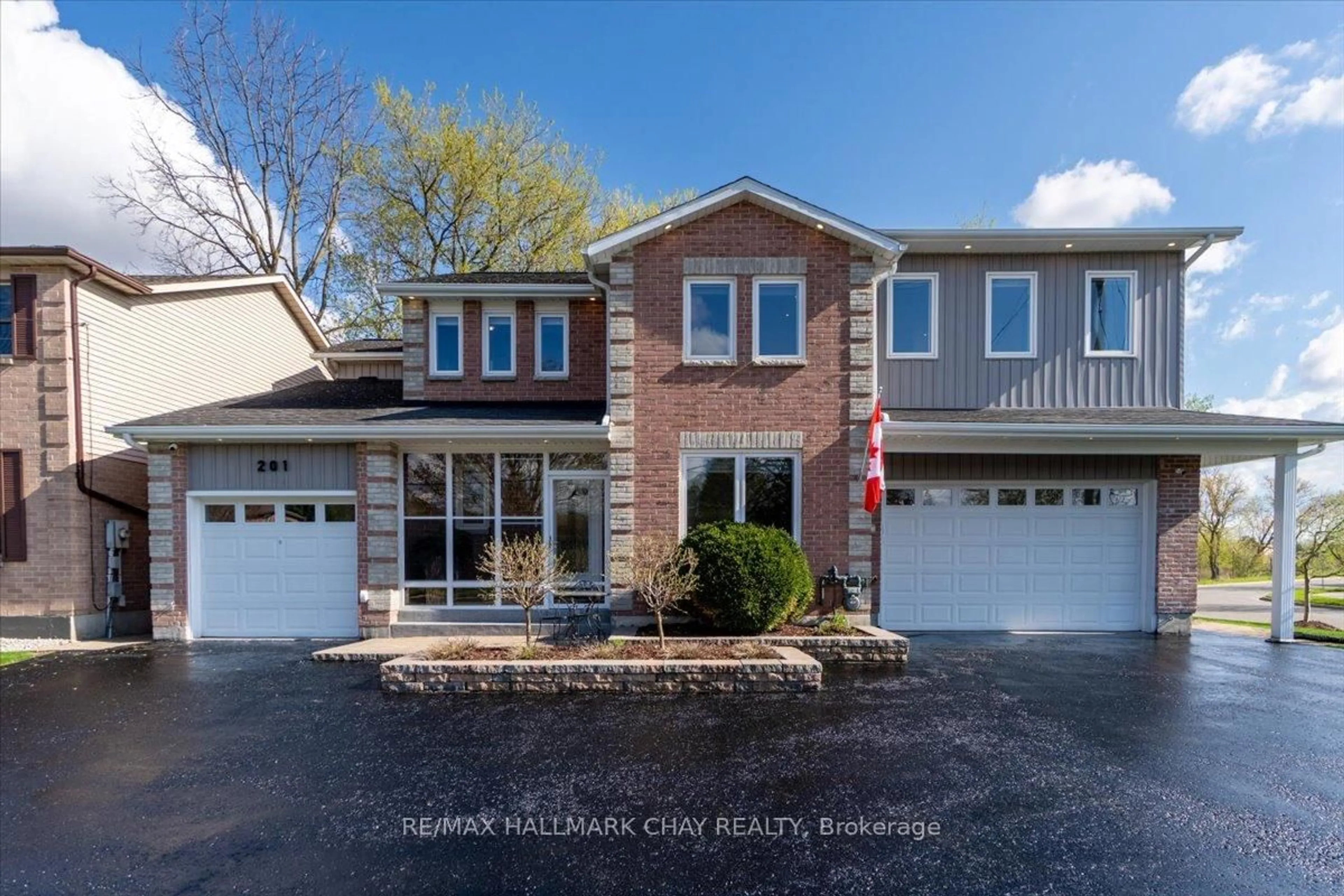 Home with brick exterior material, unknown for 201 Albert St, New Tecumseth Ontario L9R 1W8