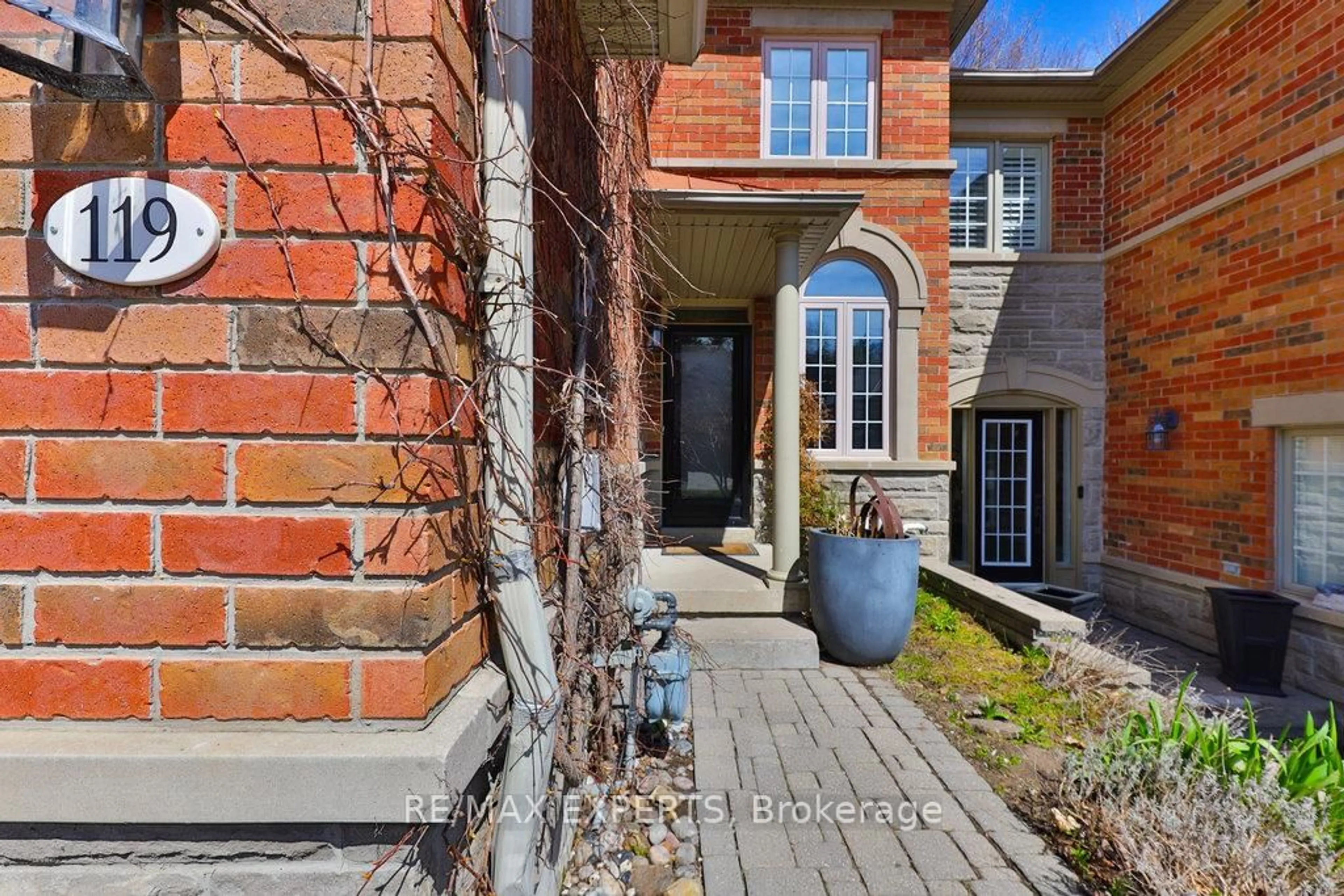 Home with brick exterior material, street for 119 Westbury Crt, Richmond Hill Ontario L4L 2S3