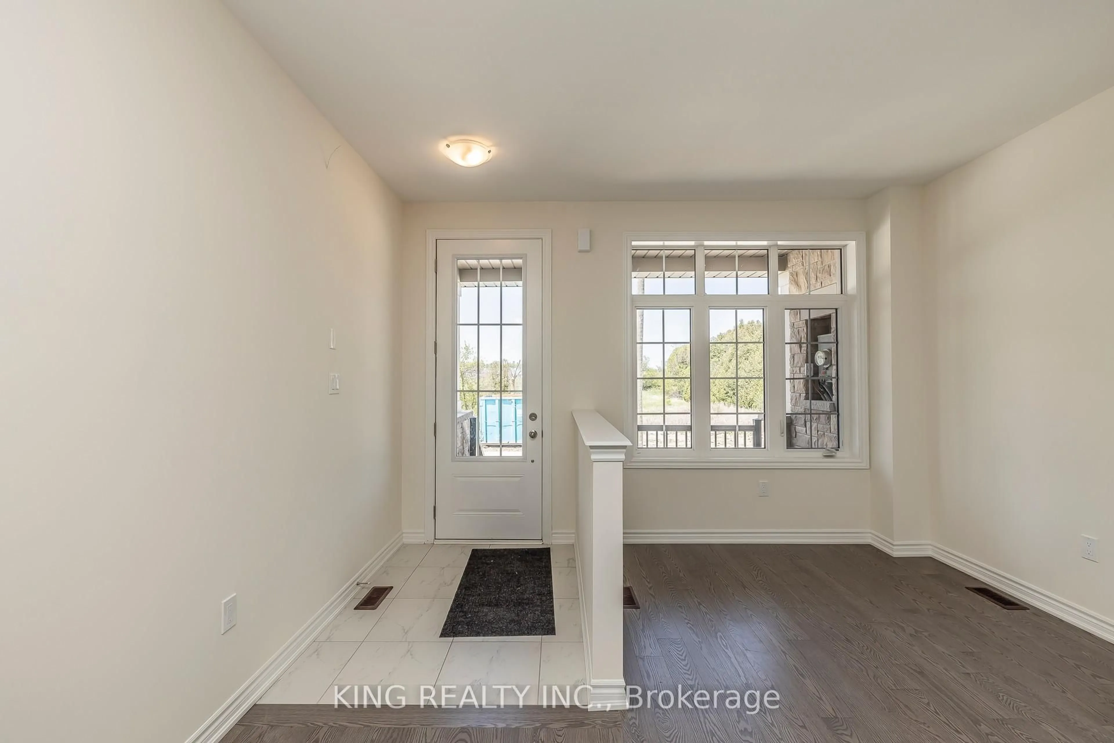Indoor entryway for 29 Bowline Vista N/A, East Gwillimbury Ontario L9N 0W2