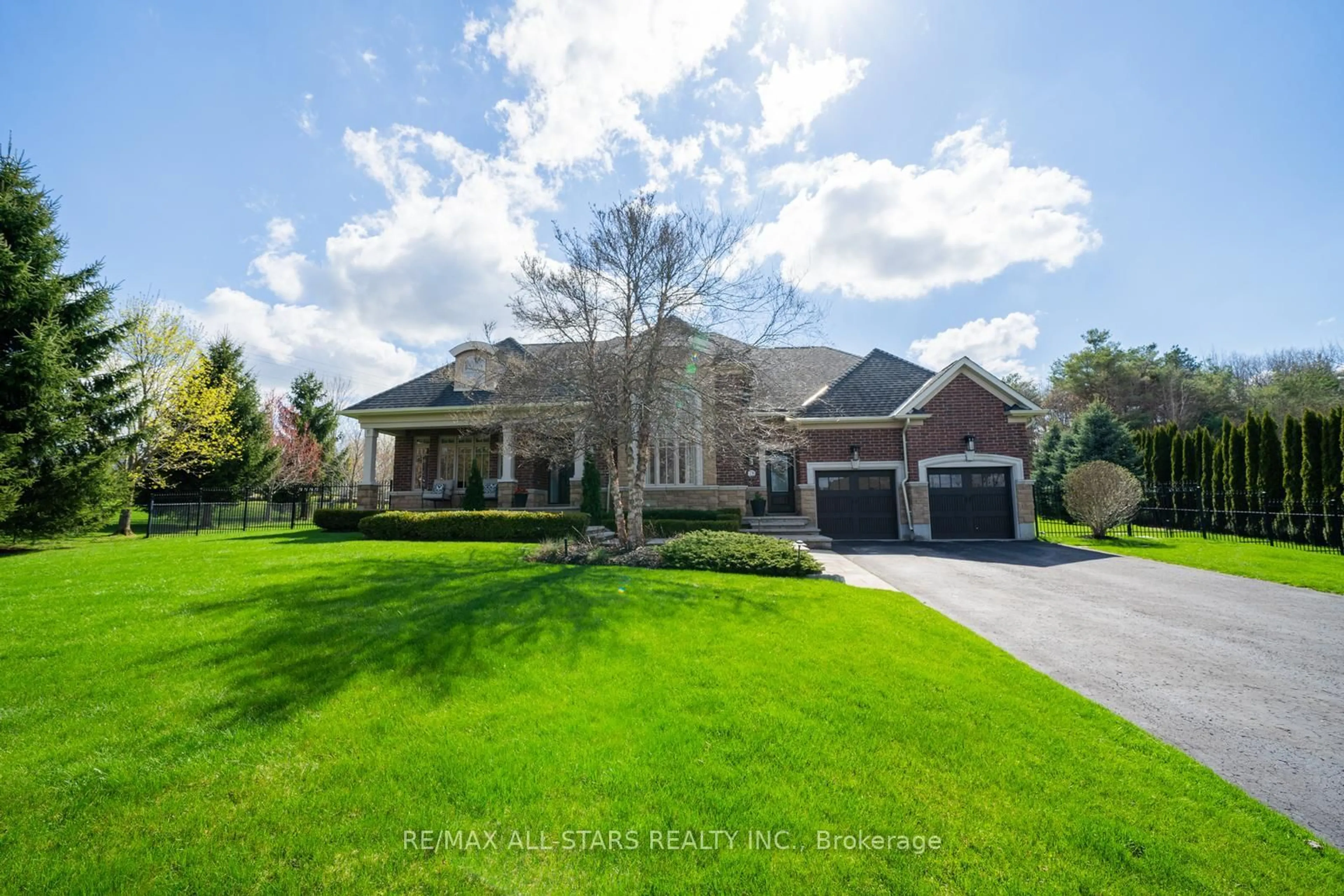 A pic from outside/outdoor area/front of a property/back of a property/a pic from drone, street for 78 Wyndance Way, Uxbridge Ontario L9P 0B8