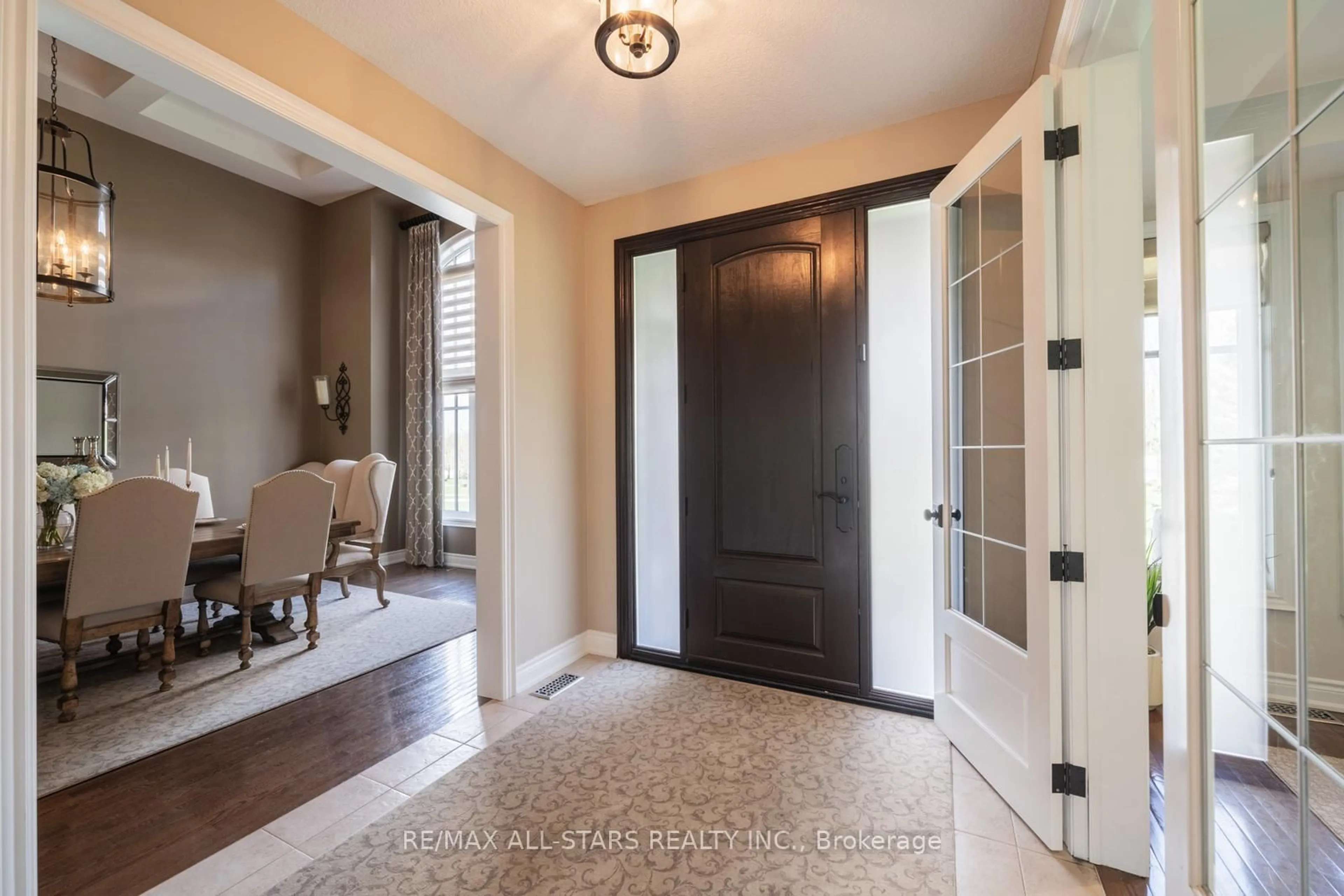 Indoor entryway for 78 Wyndance Way, Uxbridge Ontario L9P 0B8