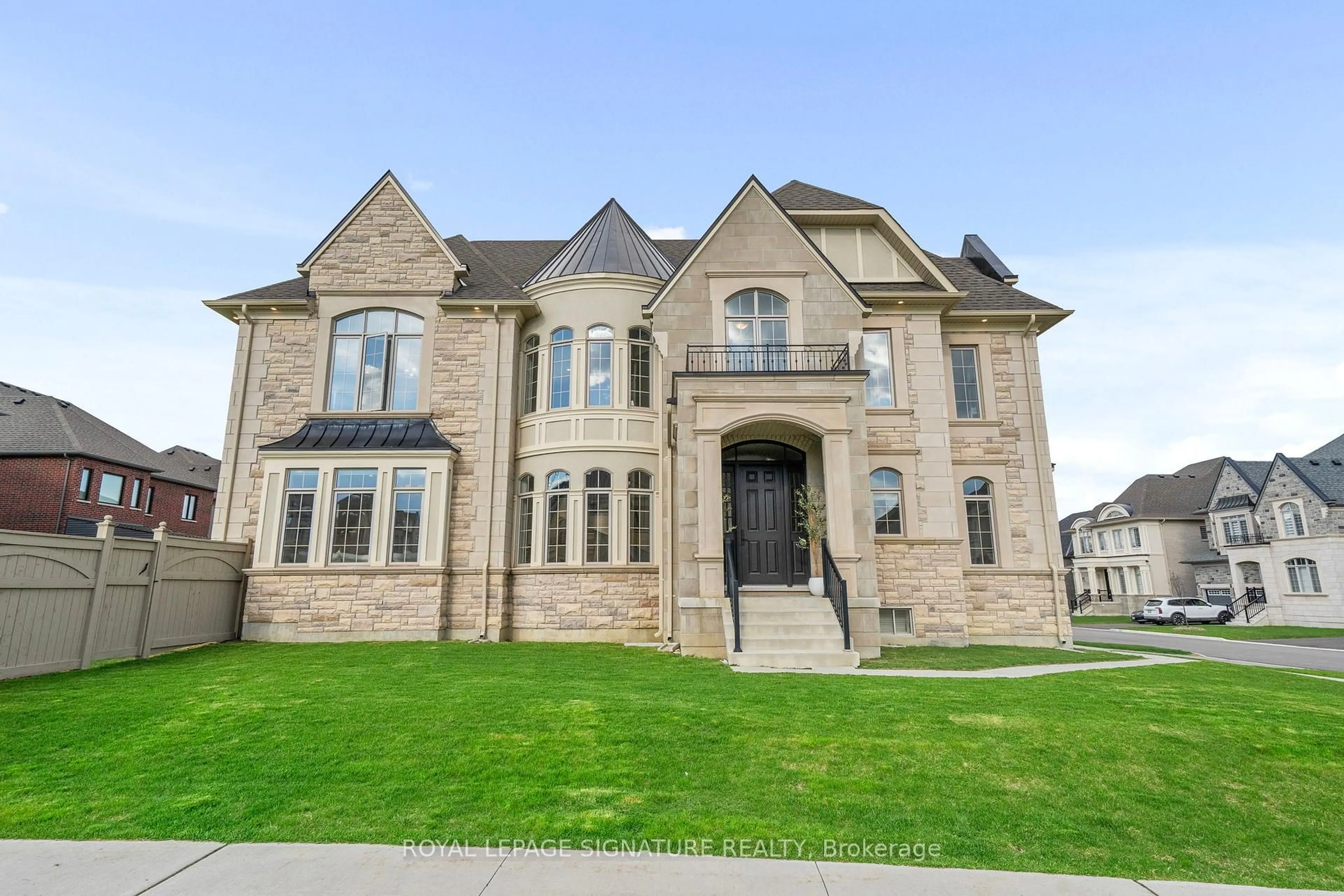 Home with brick exterior material, street for 28 Lake Lenora Ave, King Ontario L7B 0P7
