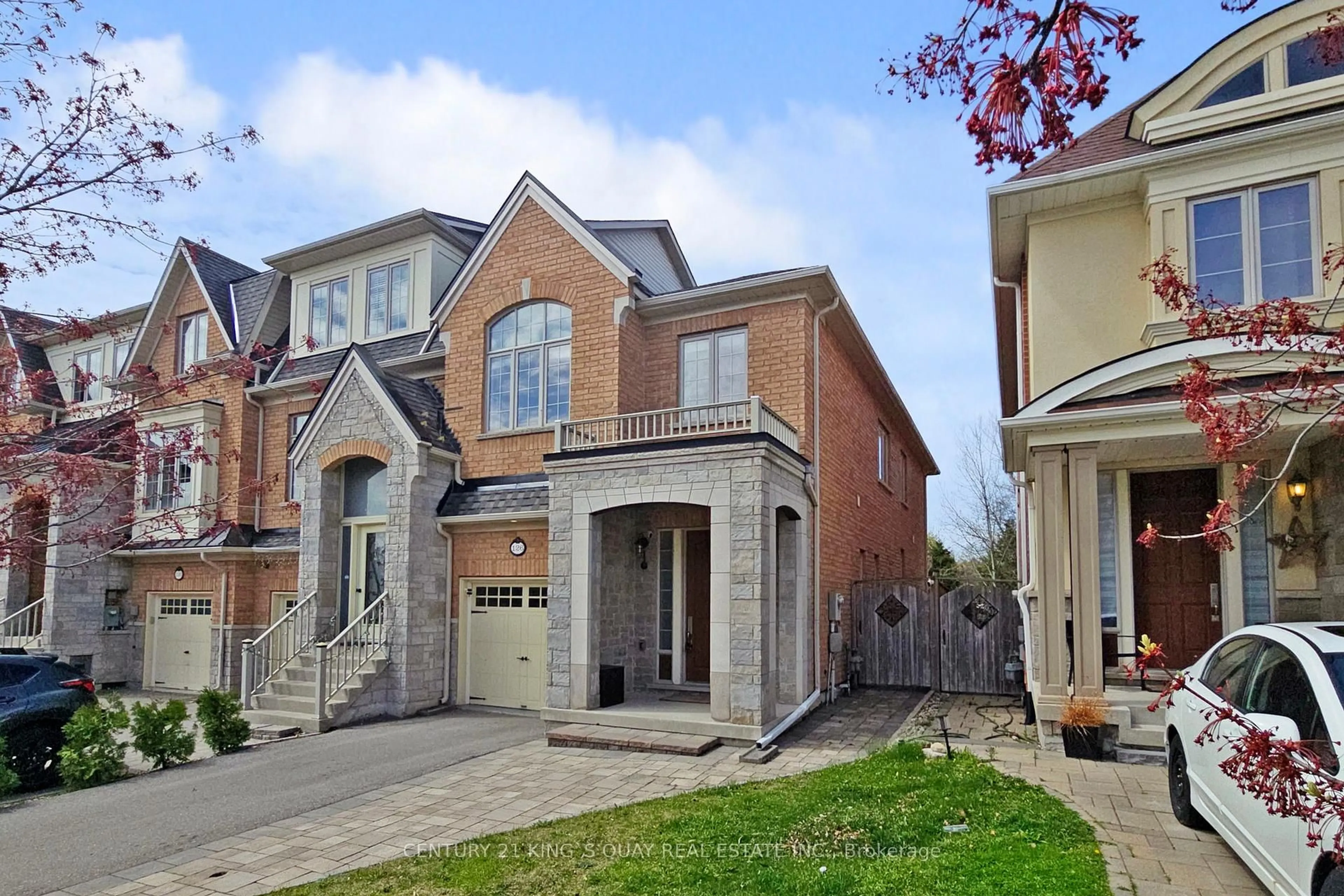 Home with brick exterior material, street for 126 Lacewood Dr, Richmond Hill Ontario L4S 0E5