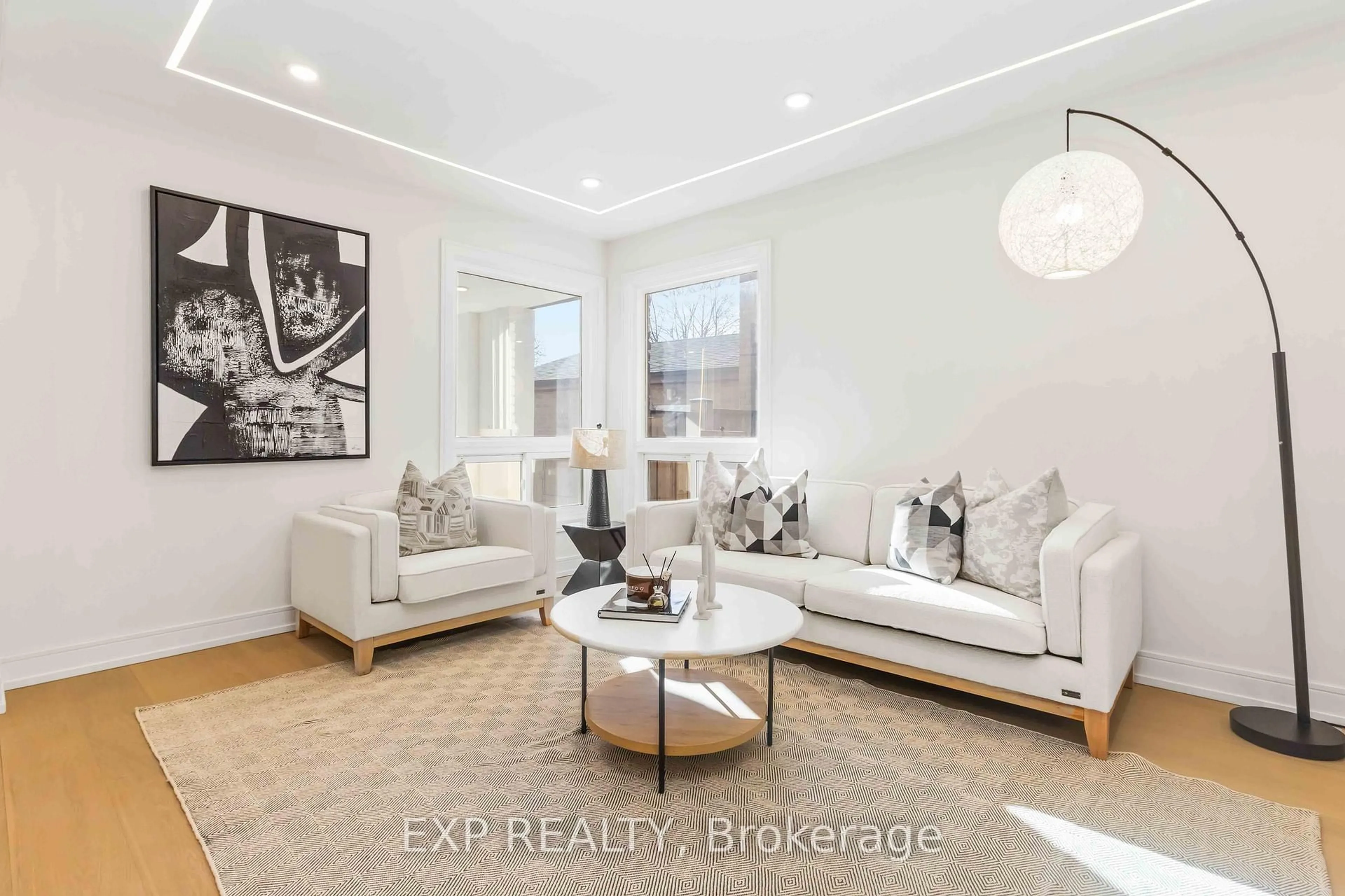 Living room with furniture, unknown for 56 Cottsmore Cres, Markham Ontario L3R 3X6
