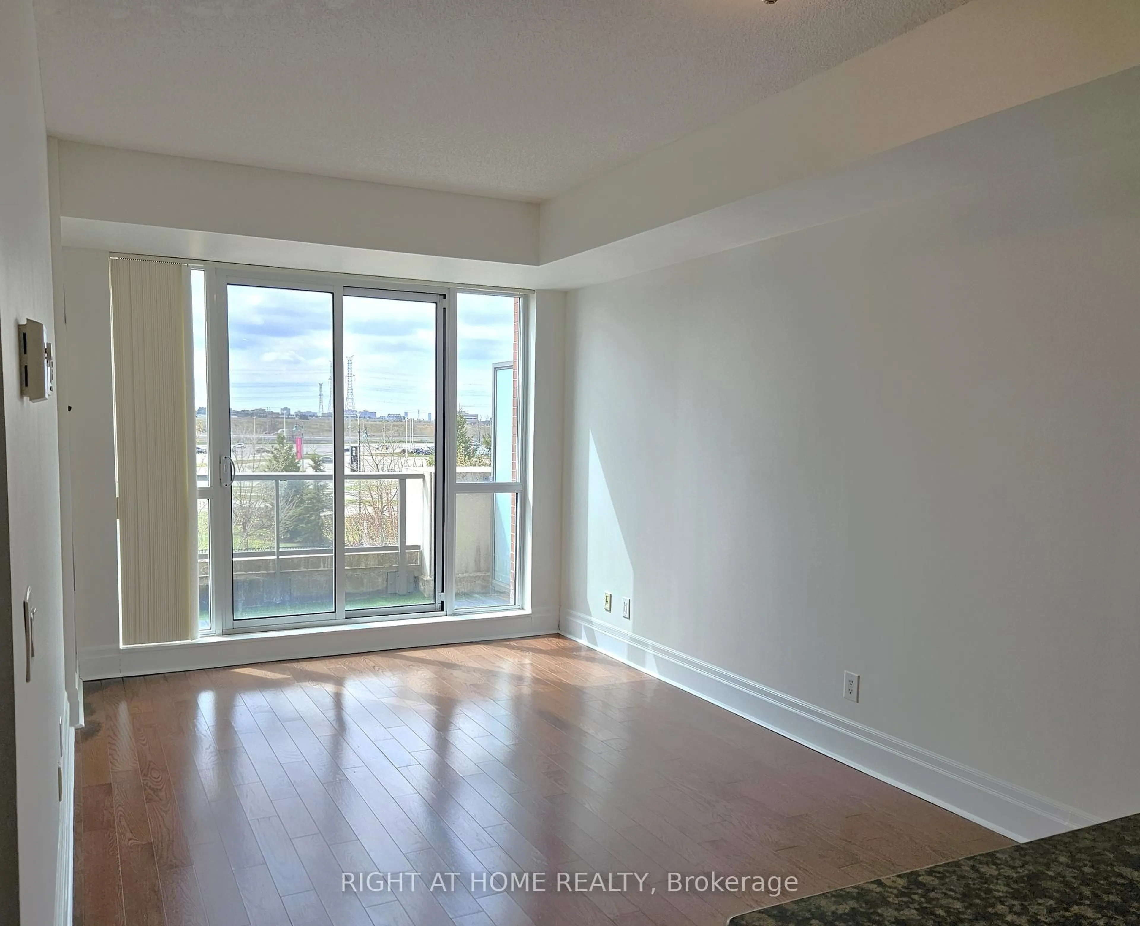 A pic of a room for 39 Upper Duke Cres #306, Markham Ontario L6G 0B8