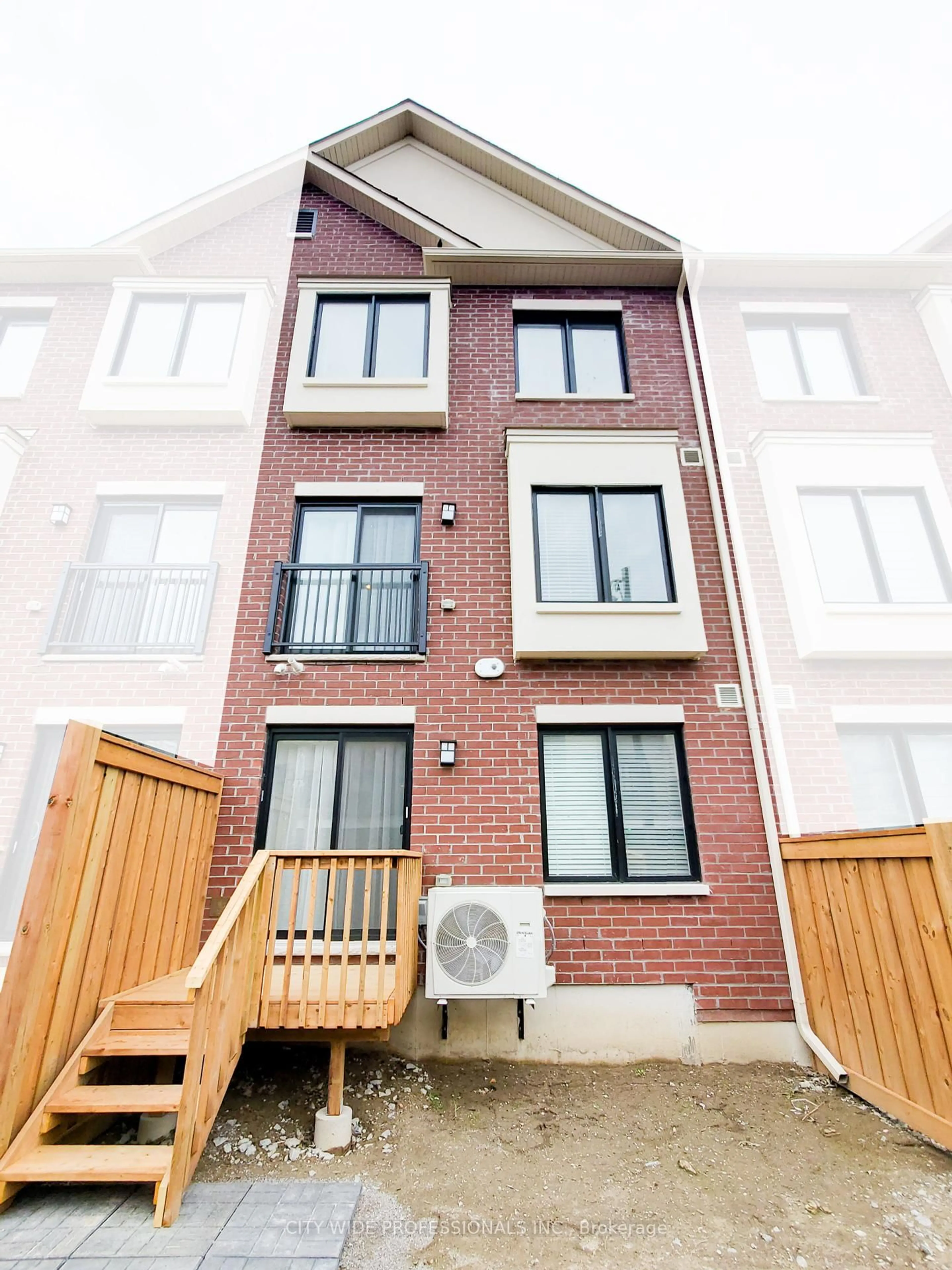 Home with brick exterior material, building for 106 Covington Cres, Whitchurch-Stouffville Ontario L4A 4W8