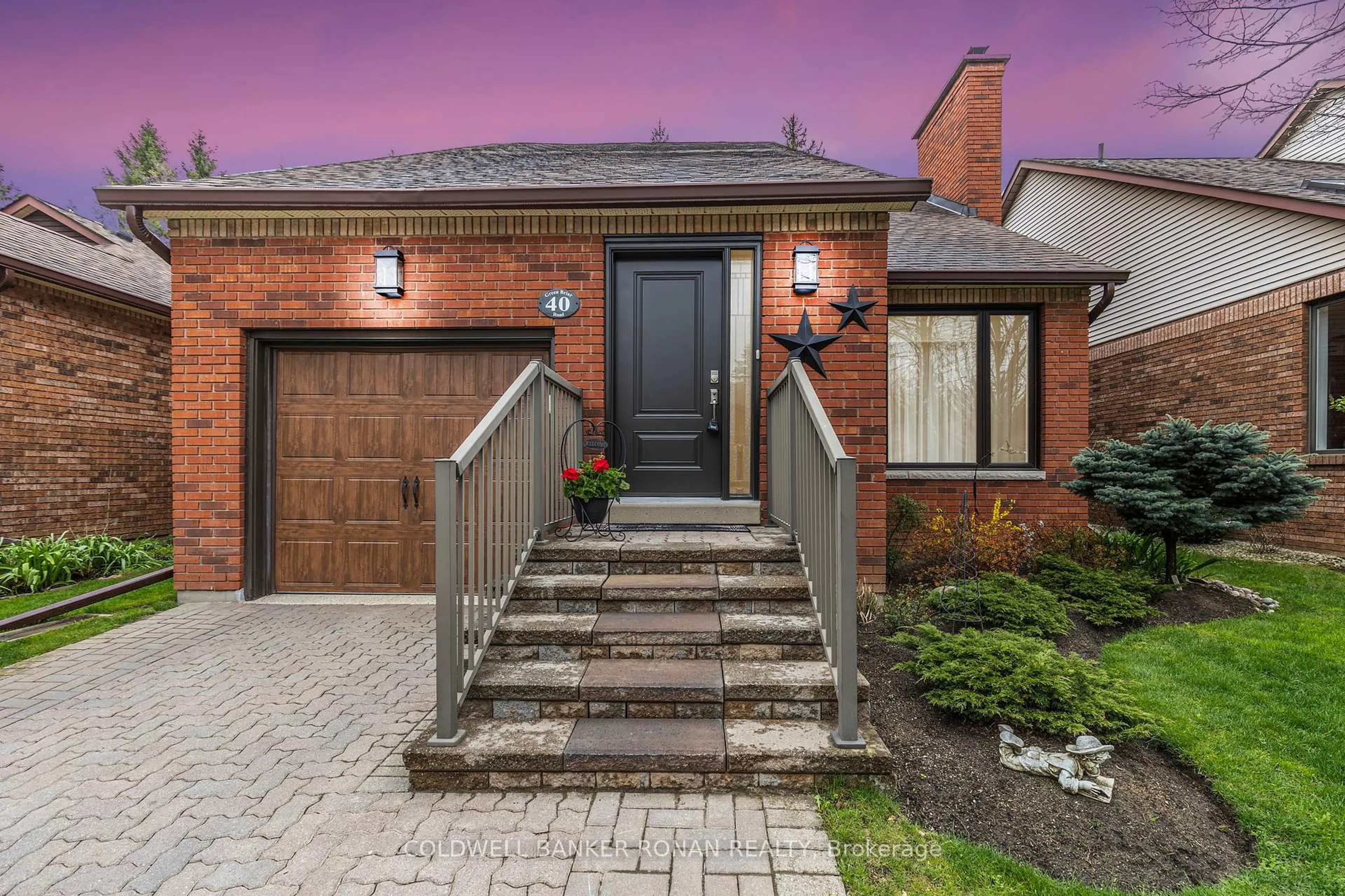 Home with brick exterior material, street for 40 Green Briar Rd, New Tecumseth Ontario L9R 1R4