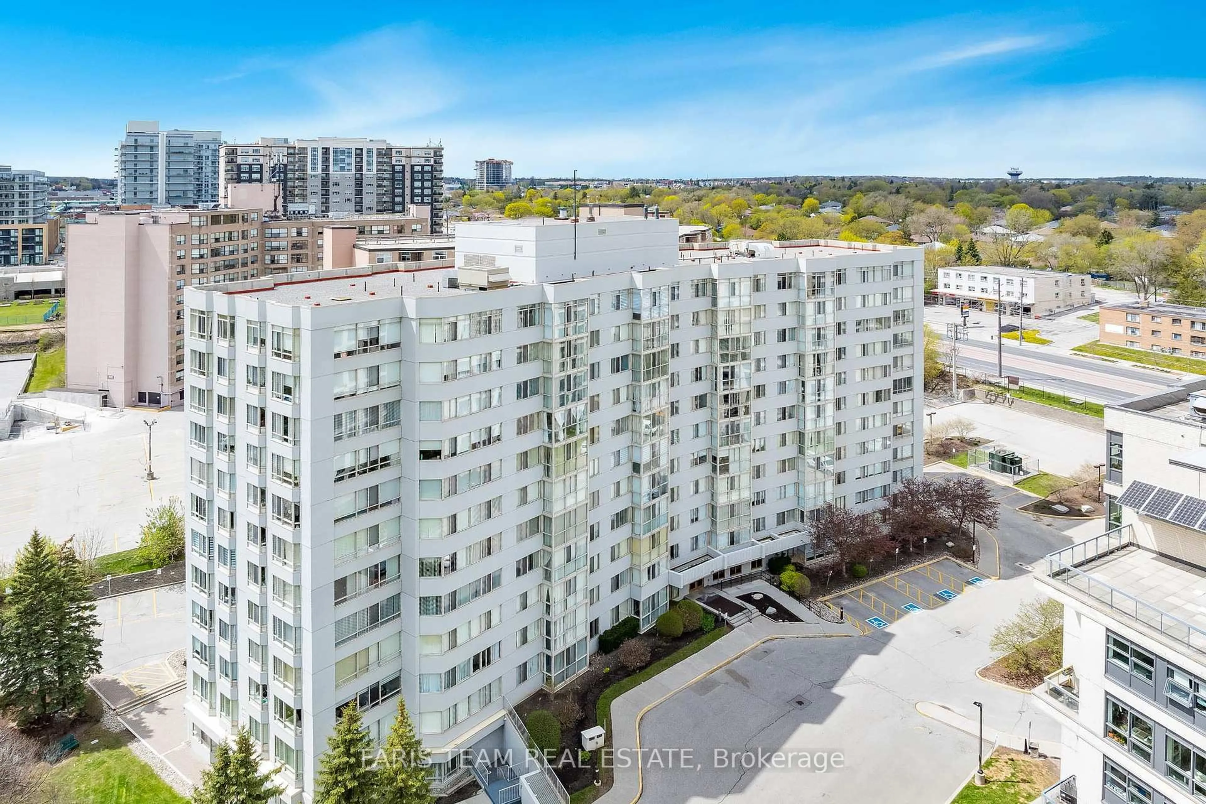 A pic from outside/outdoor area/front of a property/back of a property/a pic from drone, city buildings view from balcony for 270 Davis Dr #409, Newmarket Ontario L3Y 8K2