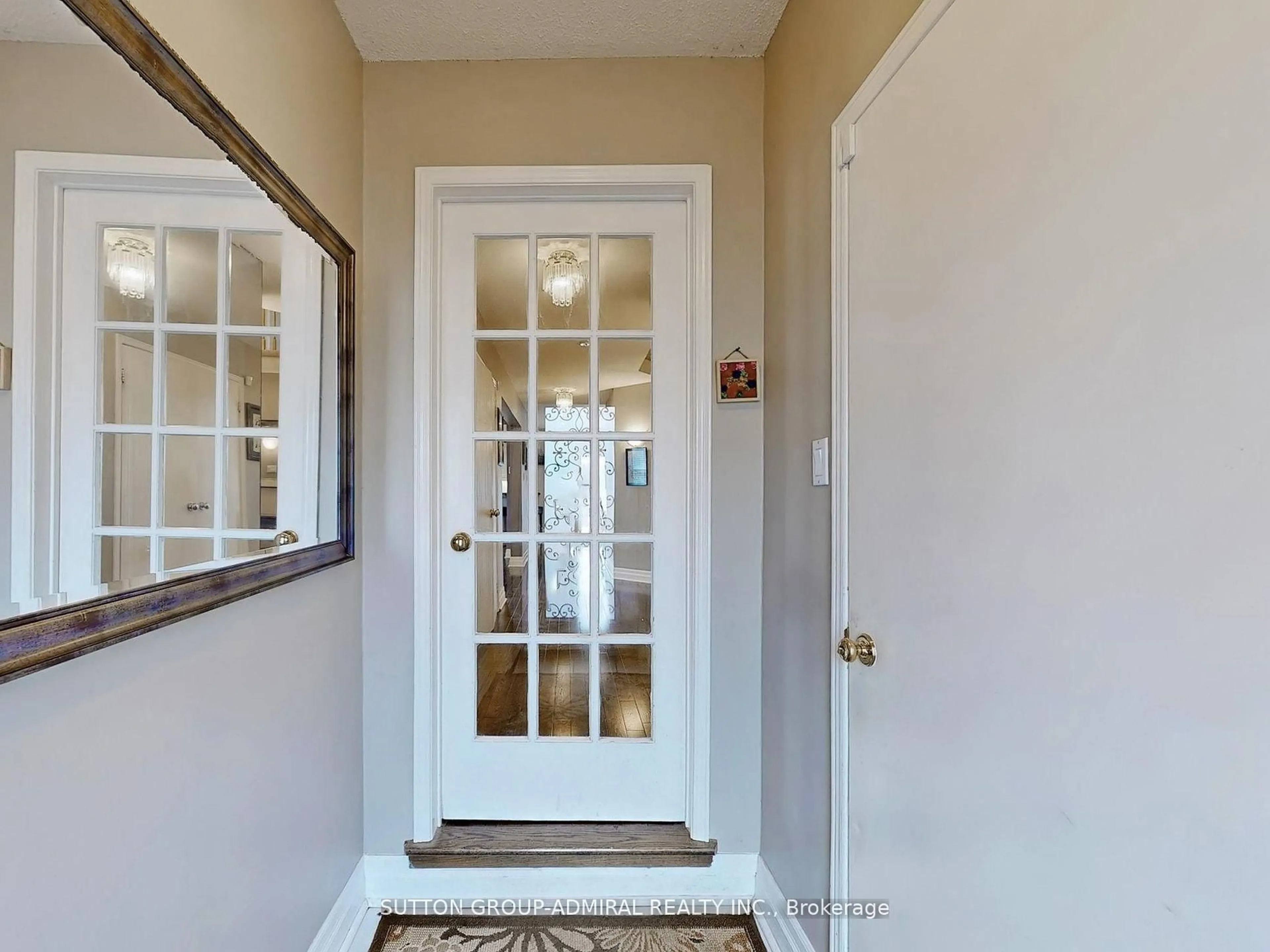 Indoor entryway for 271 Rose Green Dr, Vaughan Ontario L4J 4S8