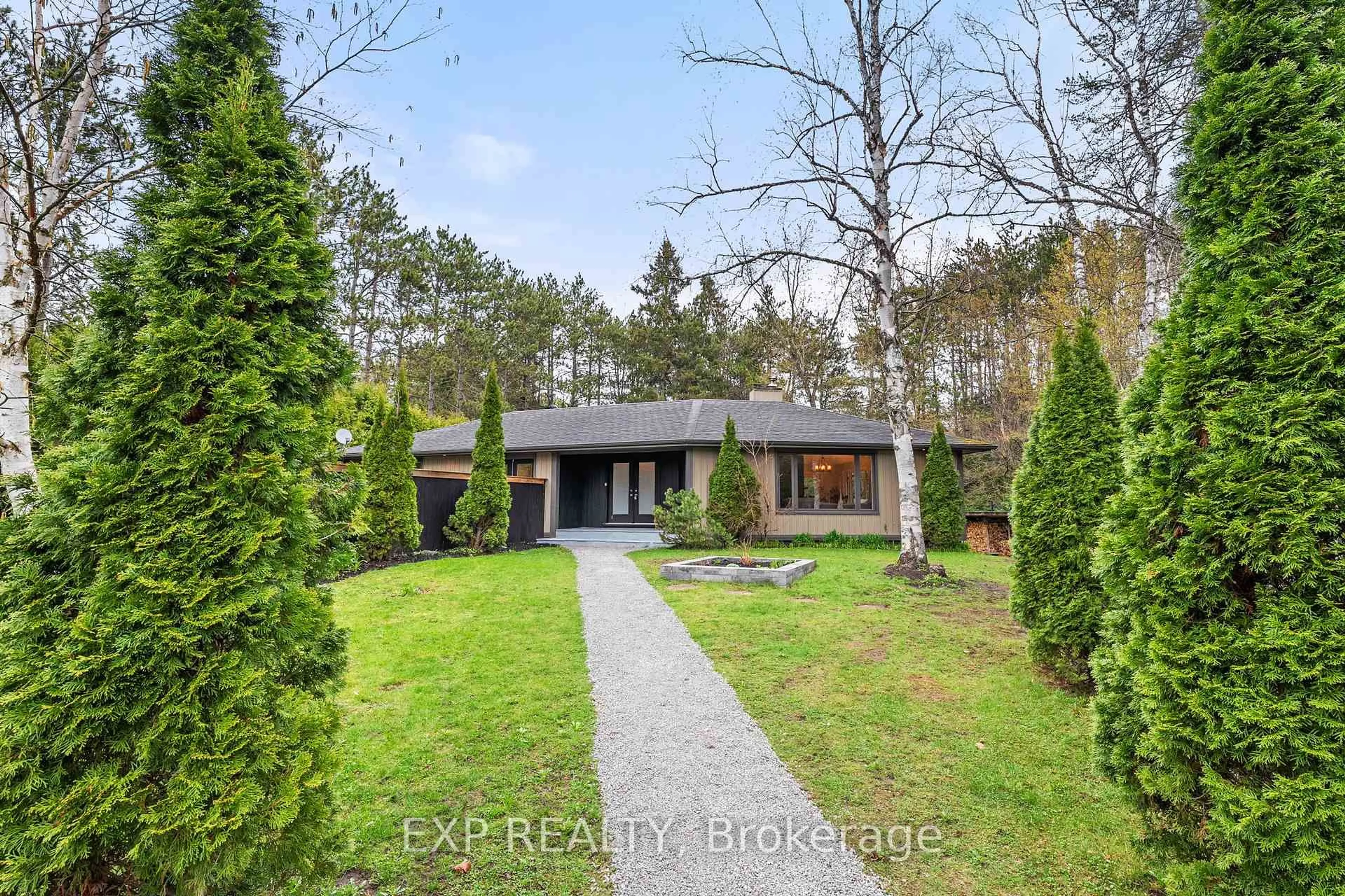 A pic from outside/outdoor area/front of a property/back of a property/a pic from drone, unknown for 37 Manniku Rd, Georgina Ontario L9P 1R2