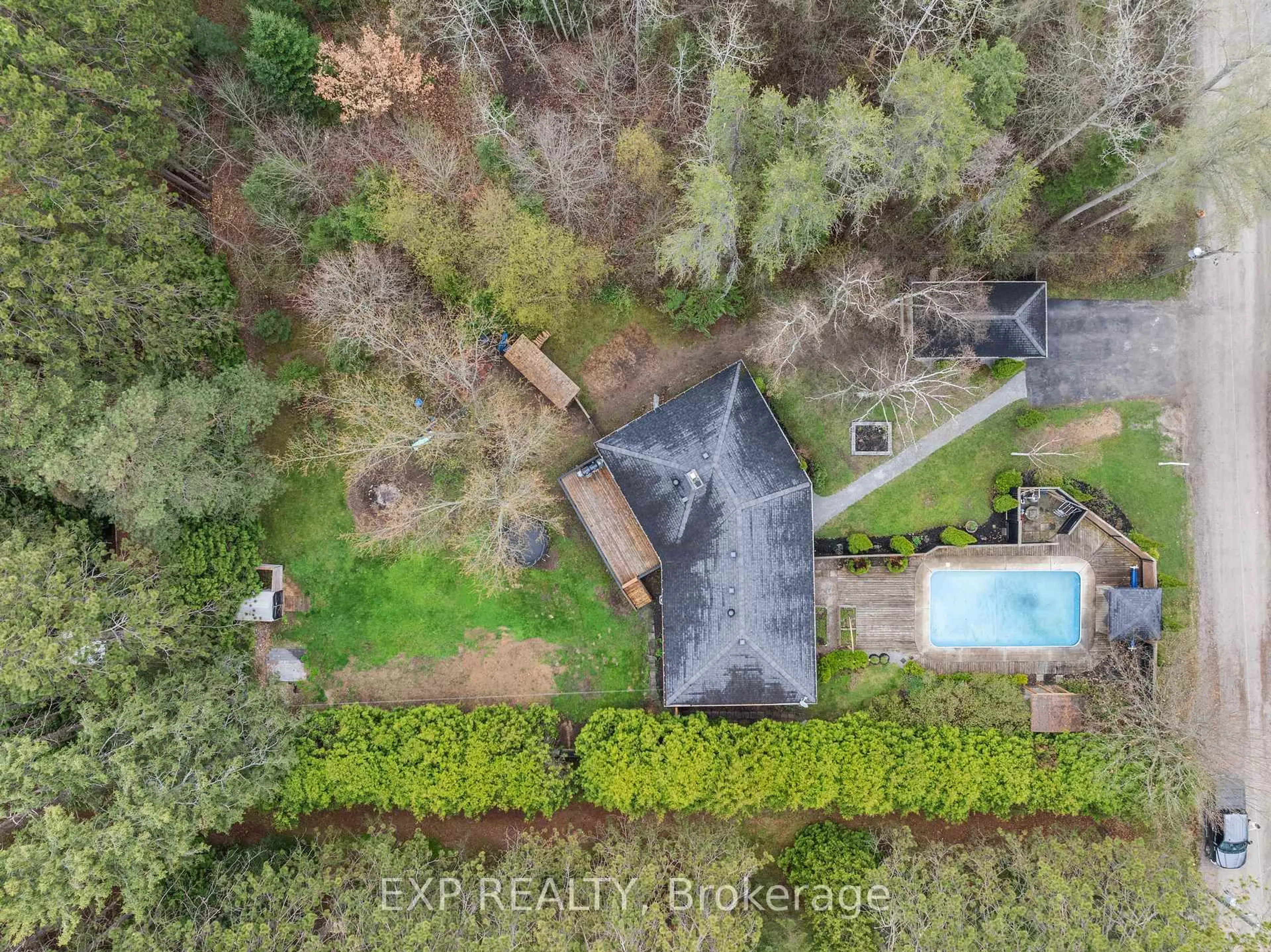 A pic from outside/outdoor area/front of a property/back of a property/a pic from drone, forest/trees view for 37 Manniku Rd, Georgina Ontario L9P 1R2
