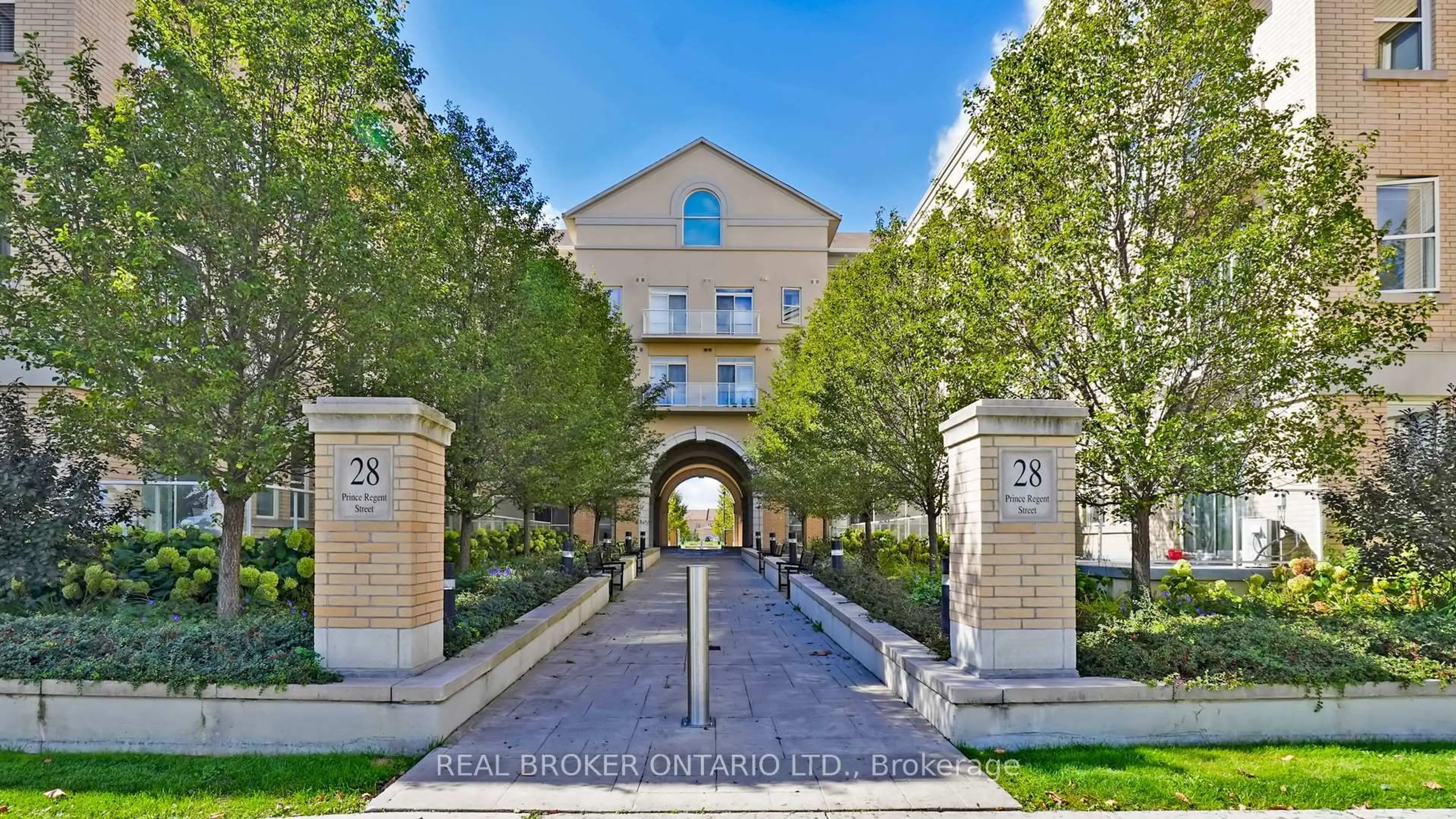 Indoor foyer for 28 Prince Regent St #347, Markham Ontario L6C 0V5