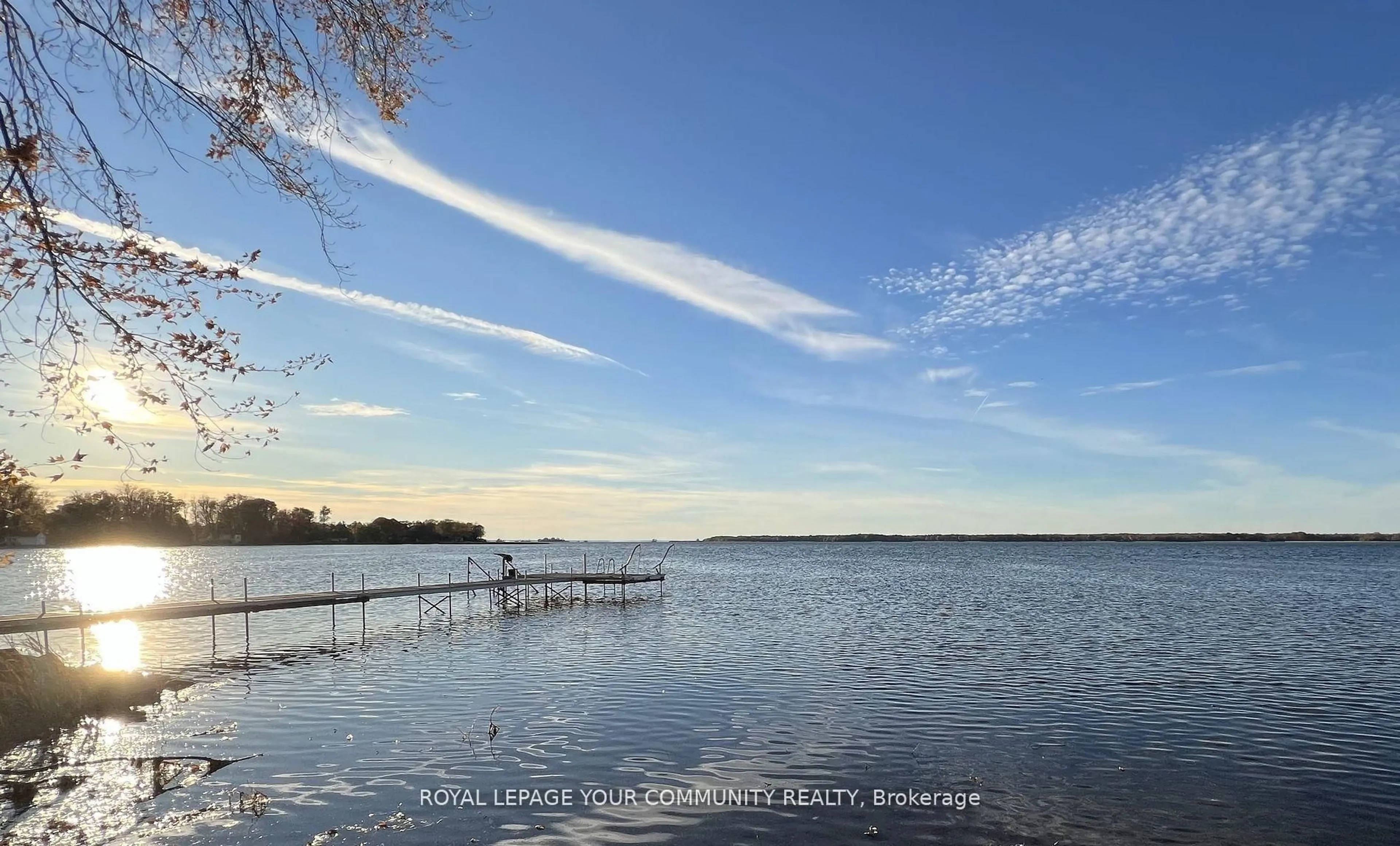 Blurry image for 580 Duclos Point Rd, Georgina Ontario L0E 1N0
