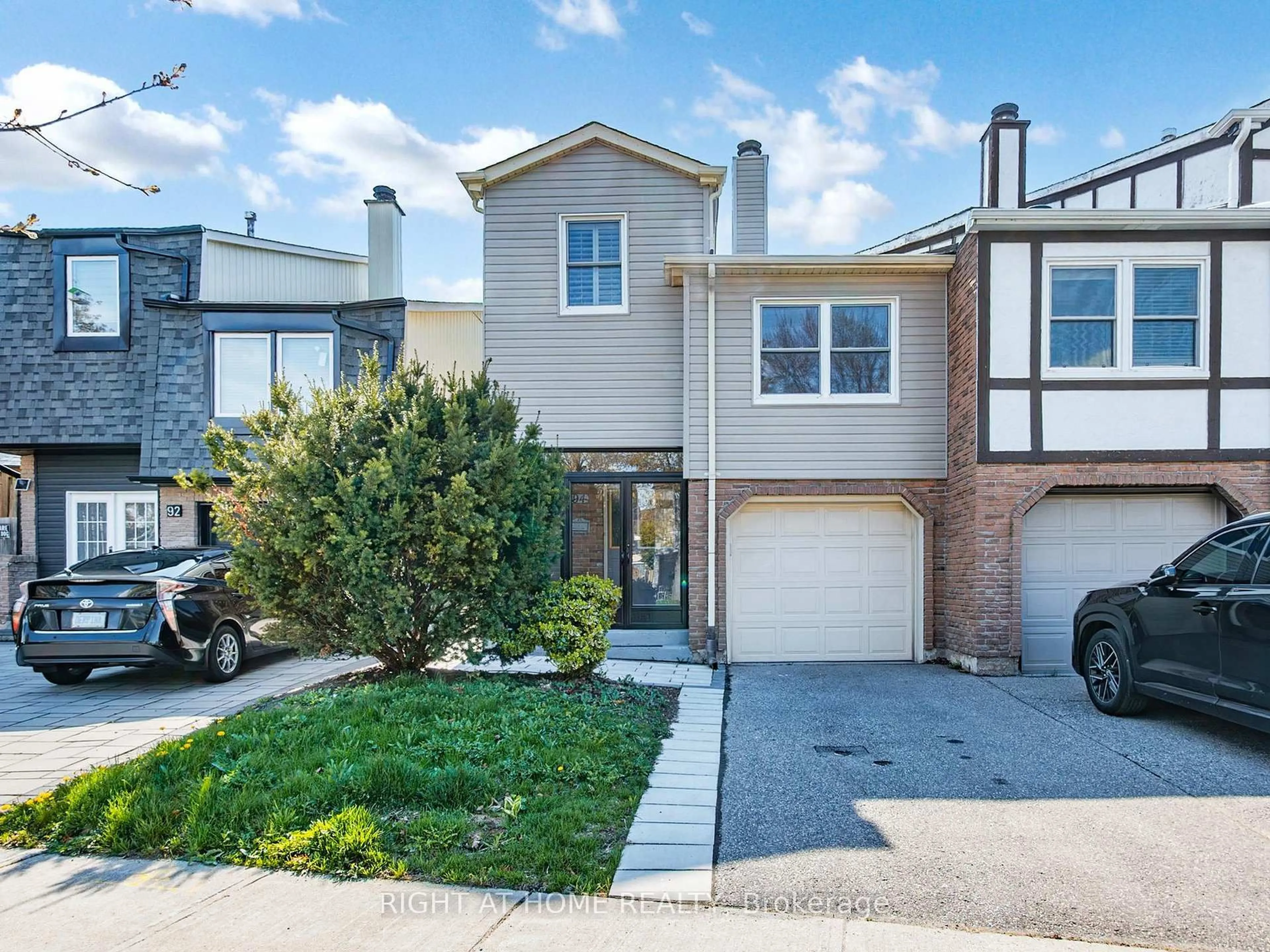 Home with brick exterior material, street for 94 Reginald Cres, Markham Ontario L3P 3T9