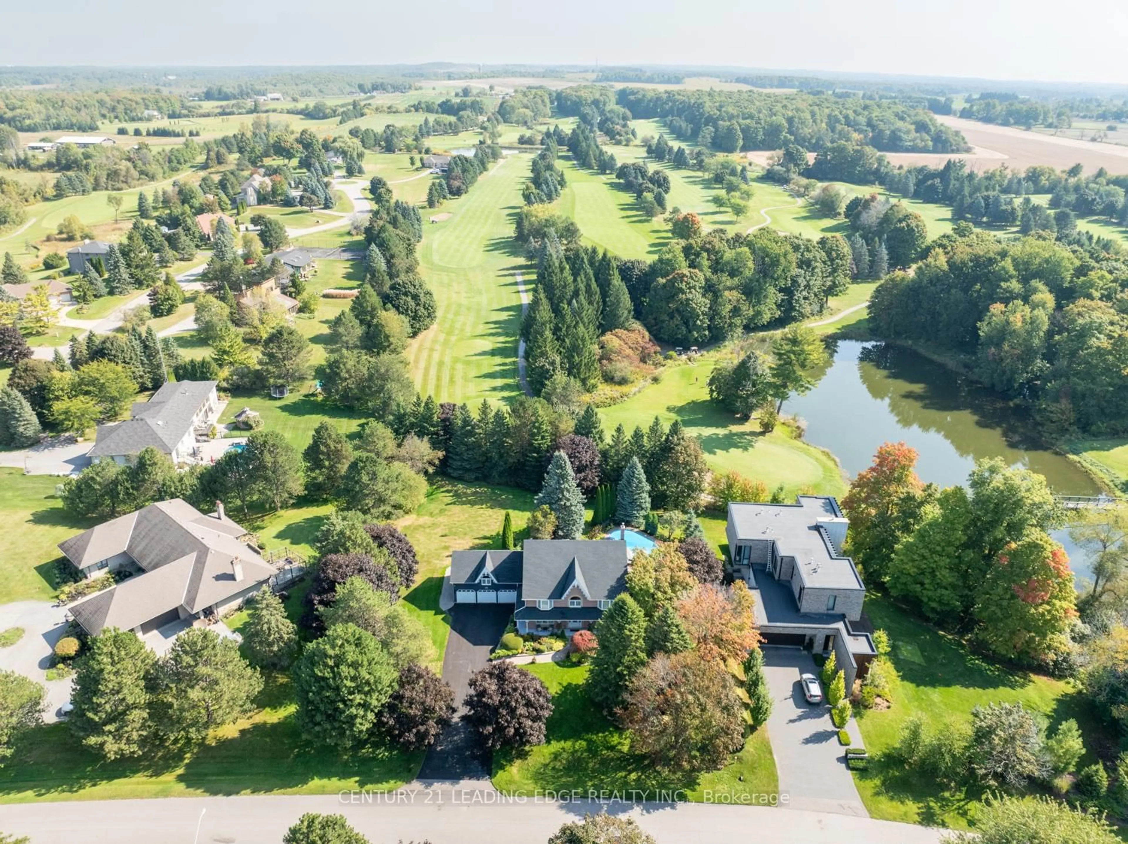 A pic from outside/outdoor area/front of a property/back of a property/a pic from drone, water/lake/river/ocean view for 3 Maple View Lane, Whitchurch-Stouffville Ontario L4A 7X5