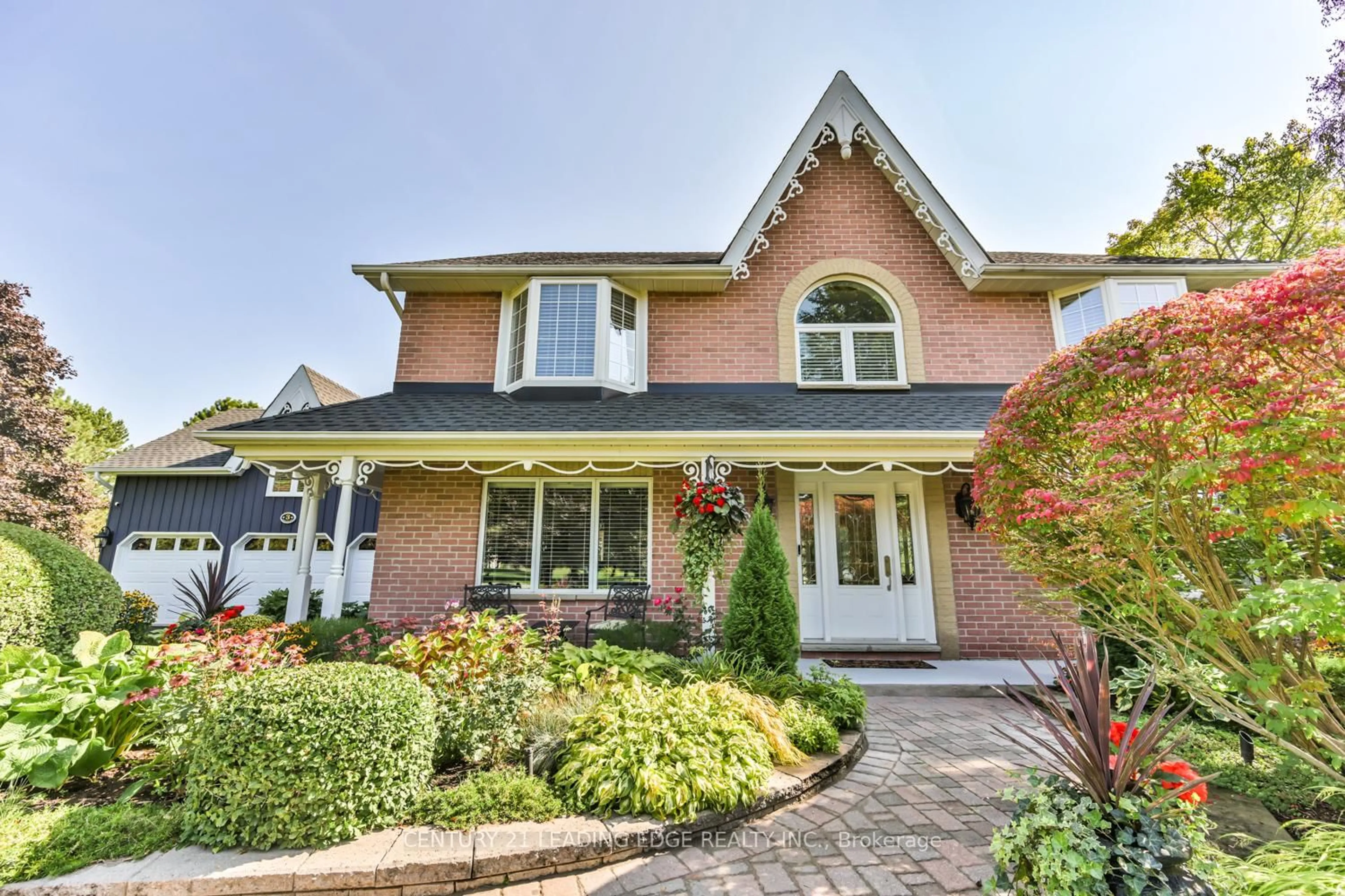 Home with brick exterior material, street for 3 Maple View Lane, Whitchurch-Stouffville Ontario L4A 7X5