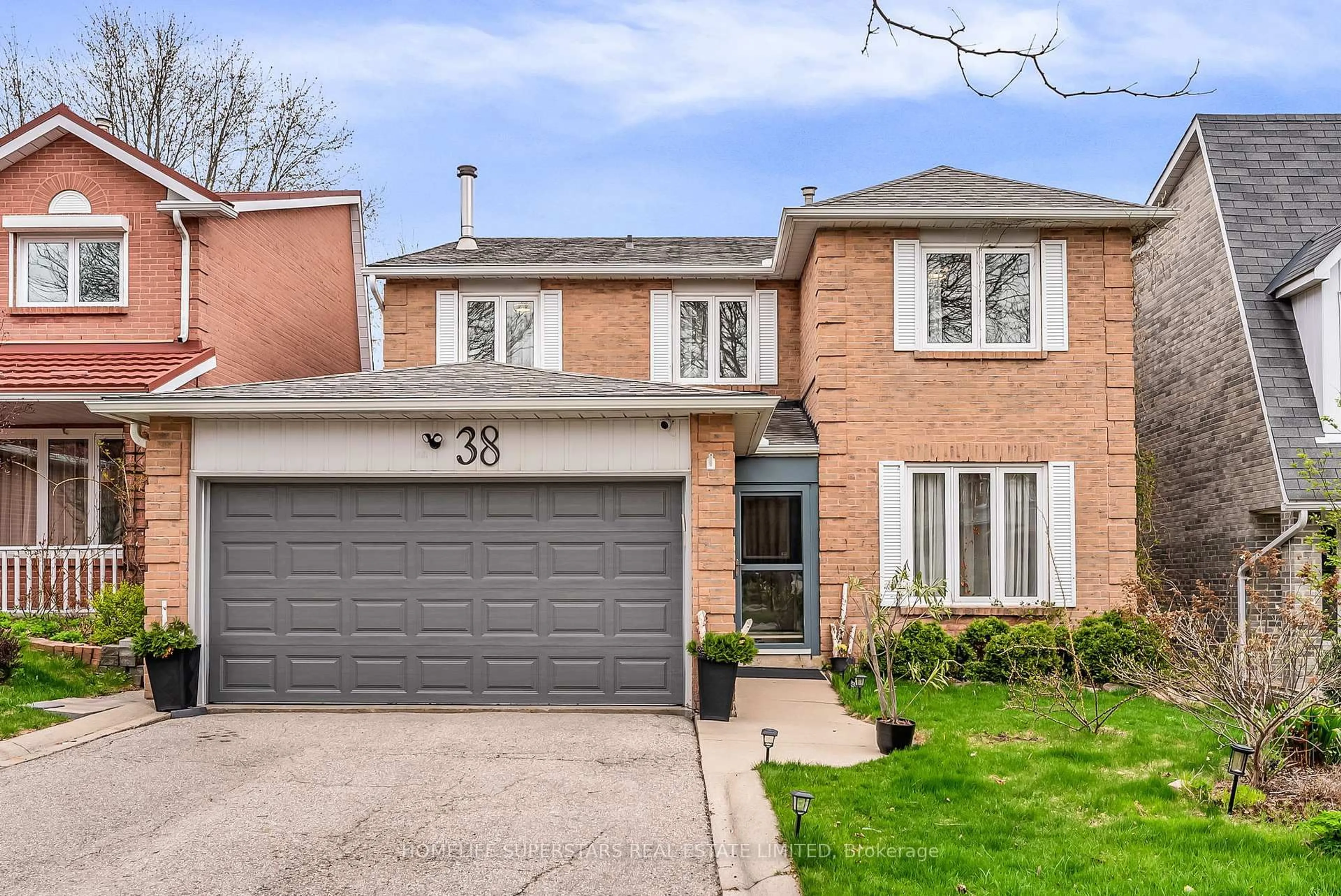 Home with brick exterior material, street for 38 Baycroft Lane, Aurora Ontario L4G 4P8