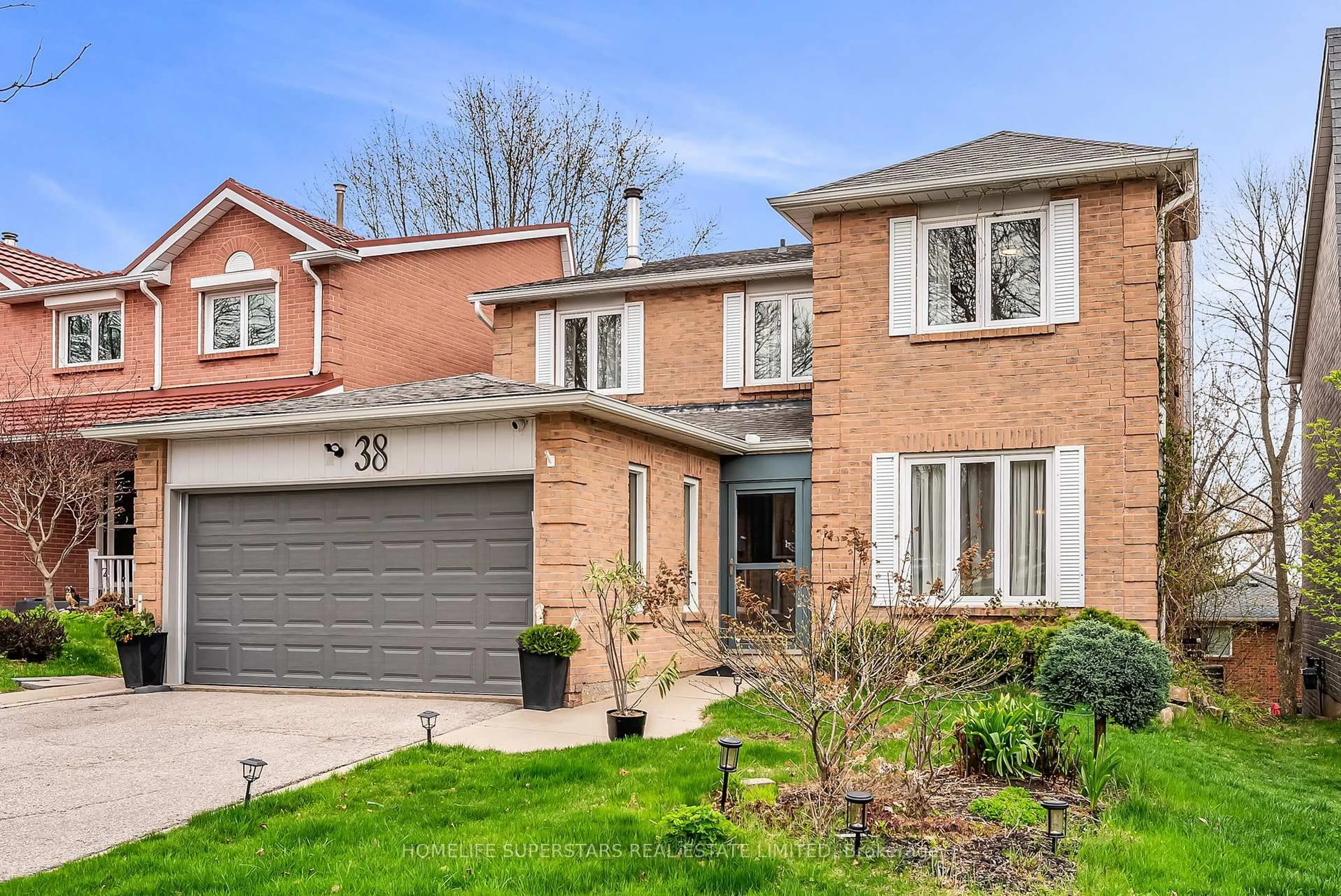 Home with brick exterior material, street for 38 Baycroft Lane, Aurora Ontario L4G 4P8